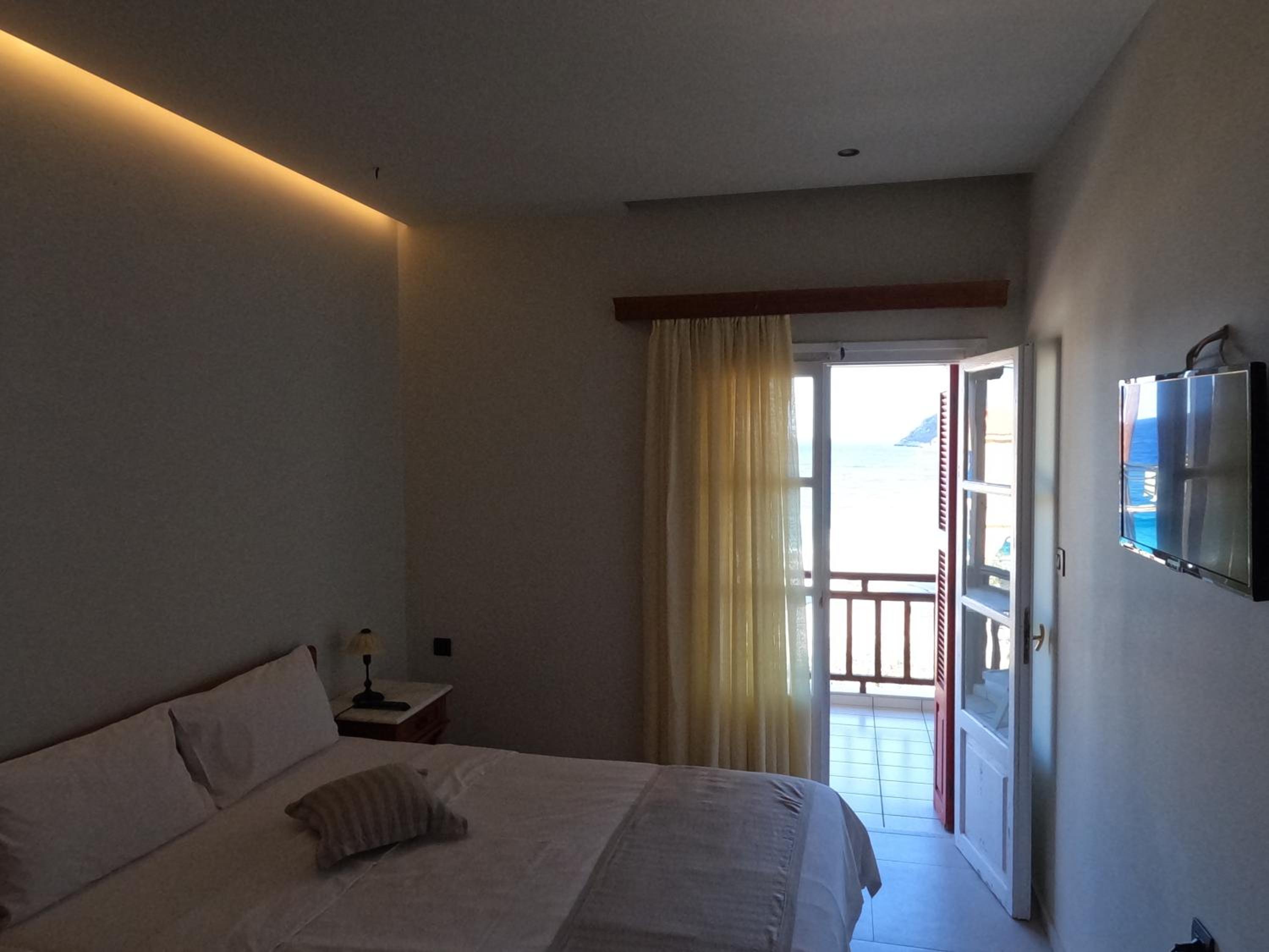 Standard Room with Sea View - Photo 7