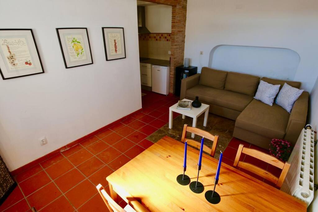 One-Bedroom Apartment photo 3