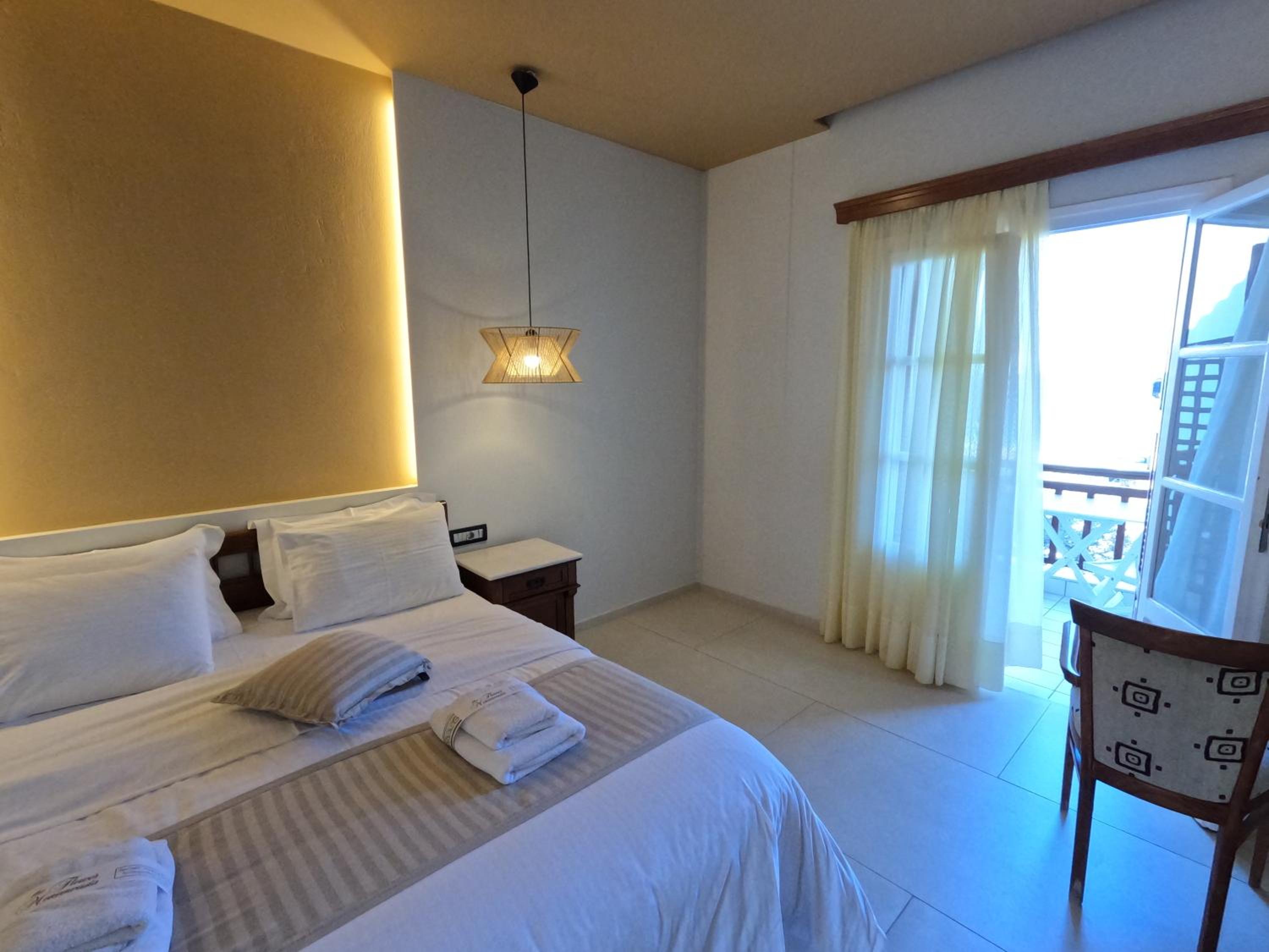 Superior Room with Sea View - Photo 15
