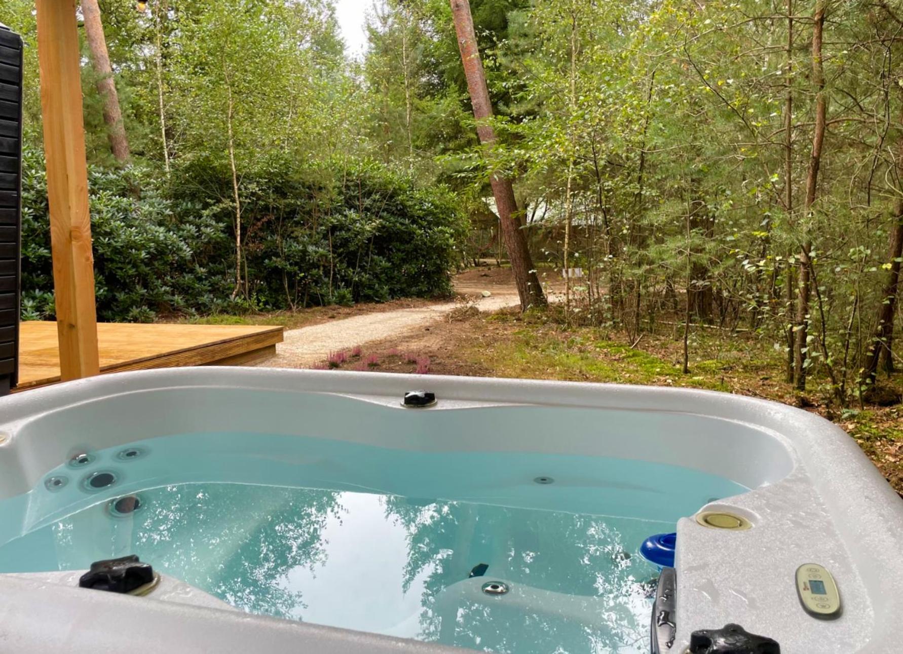 Small House with Private Jacuzzi - Photo 4