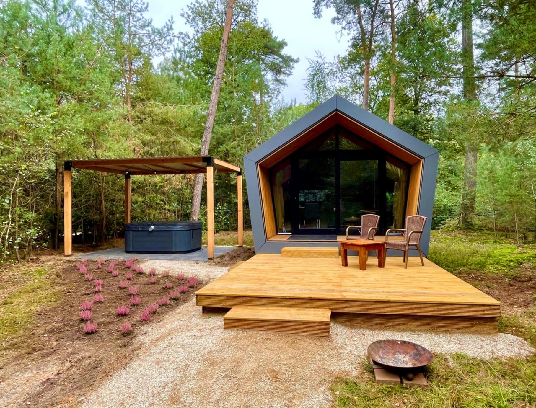 Small House with Private Jacuzzi - Photo 3