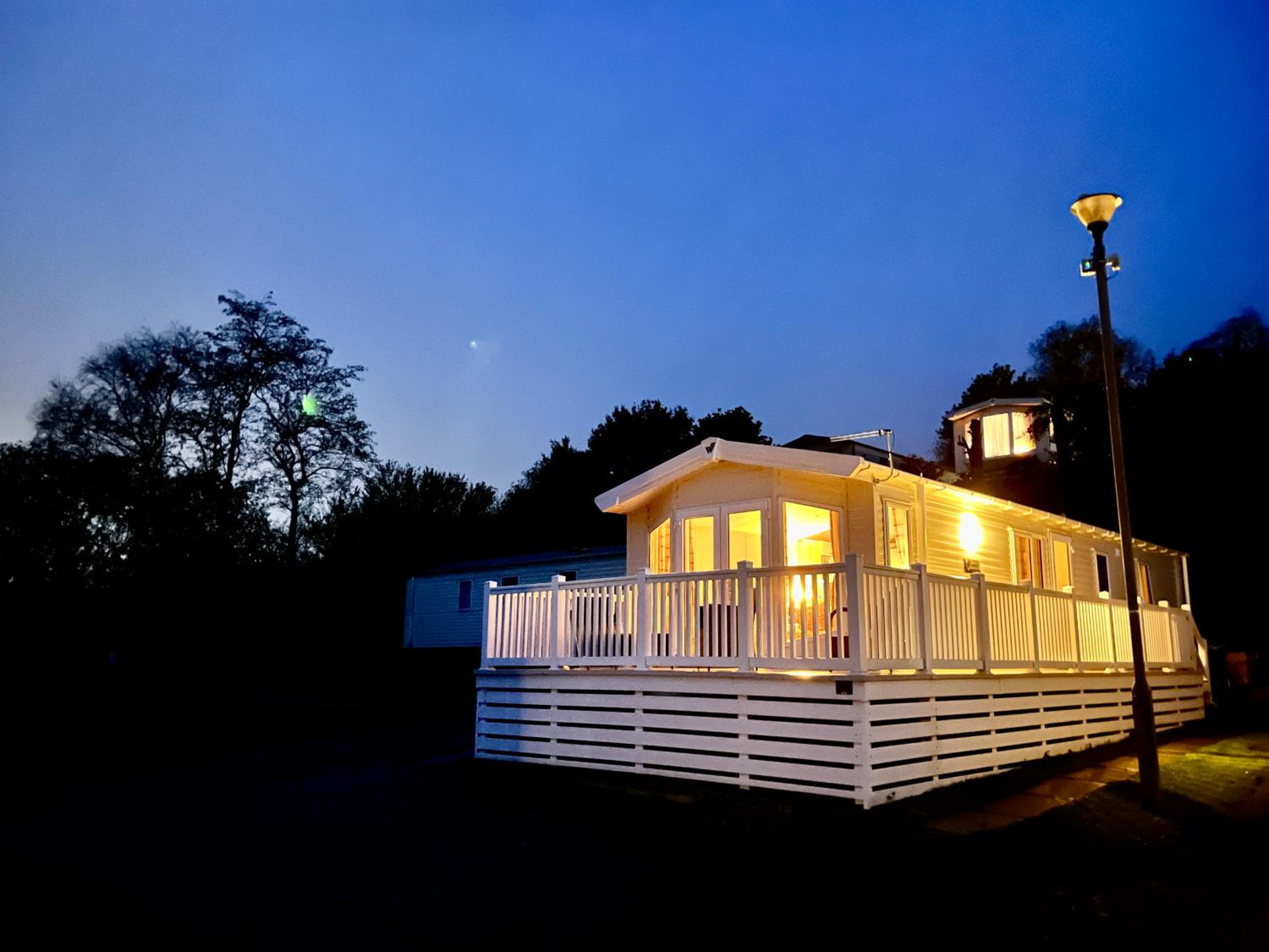 Mobile Home photo 2