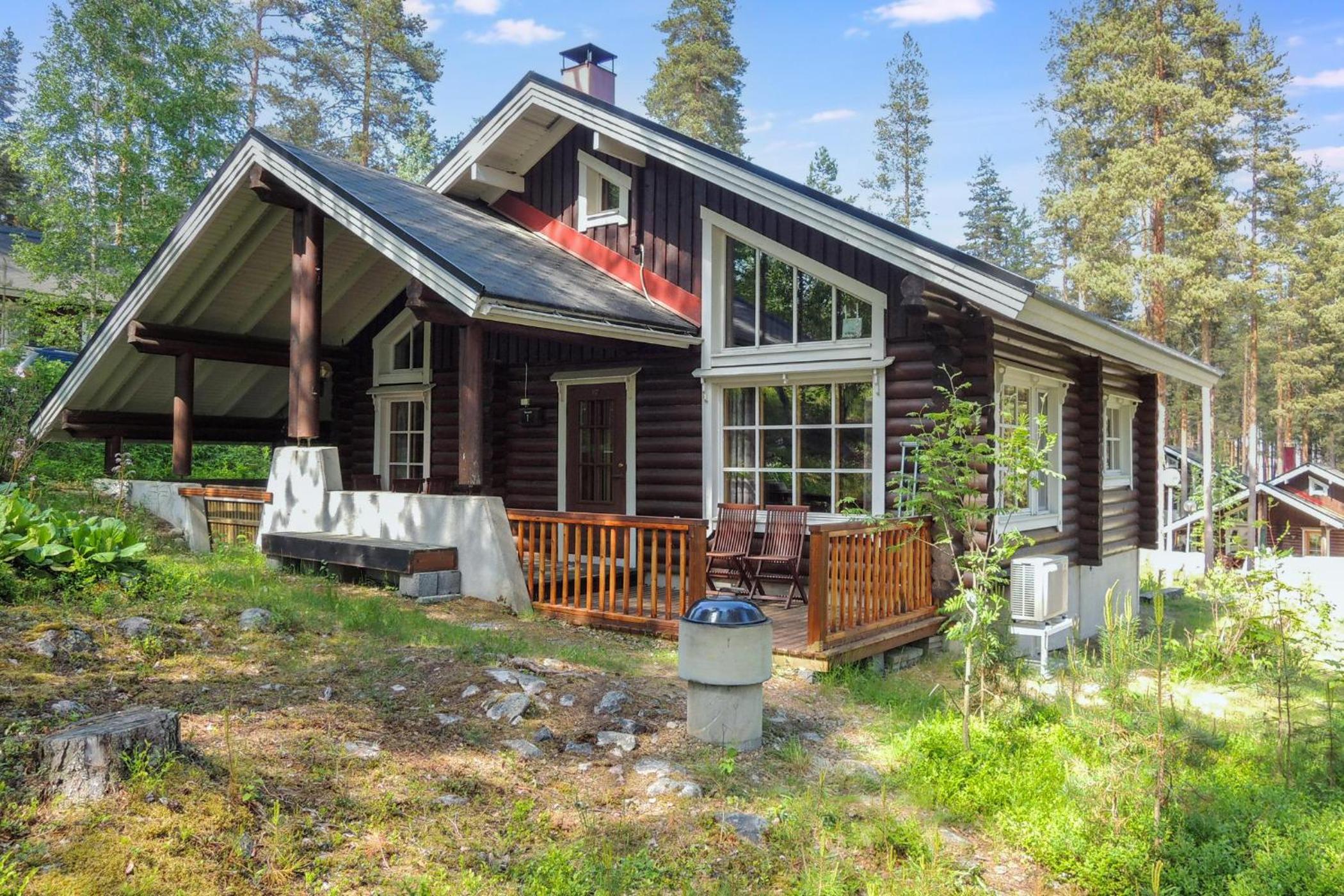 Three-Bedroom Chalet photo 1