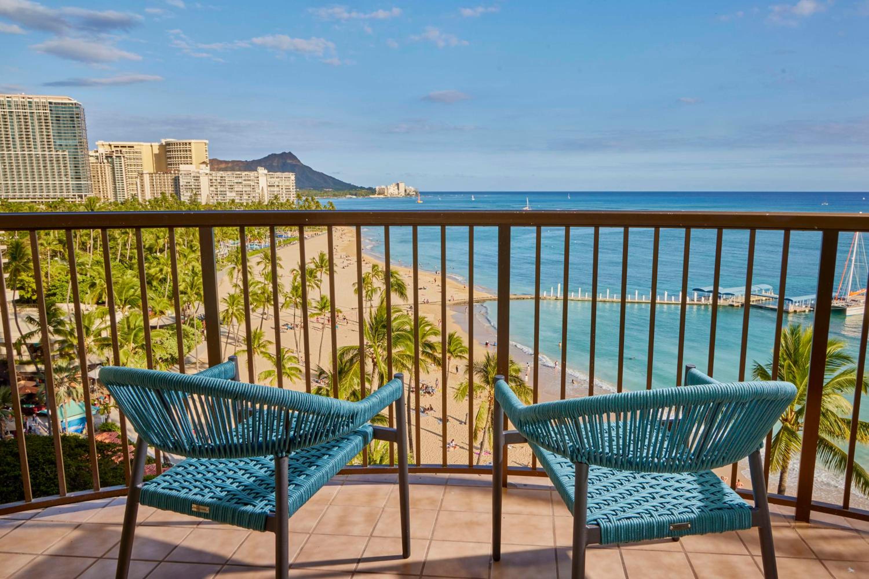 King Corner Room with Ocean Front View and Diamond Head View - Hearing Accessible