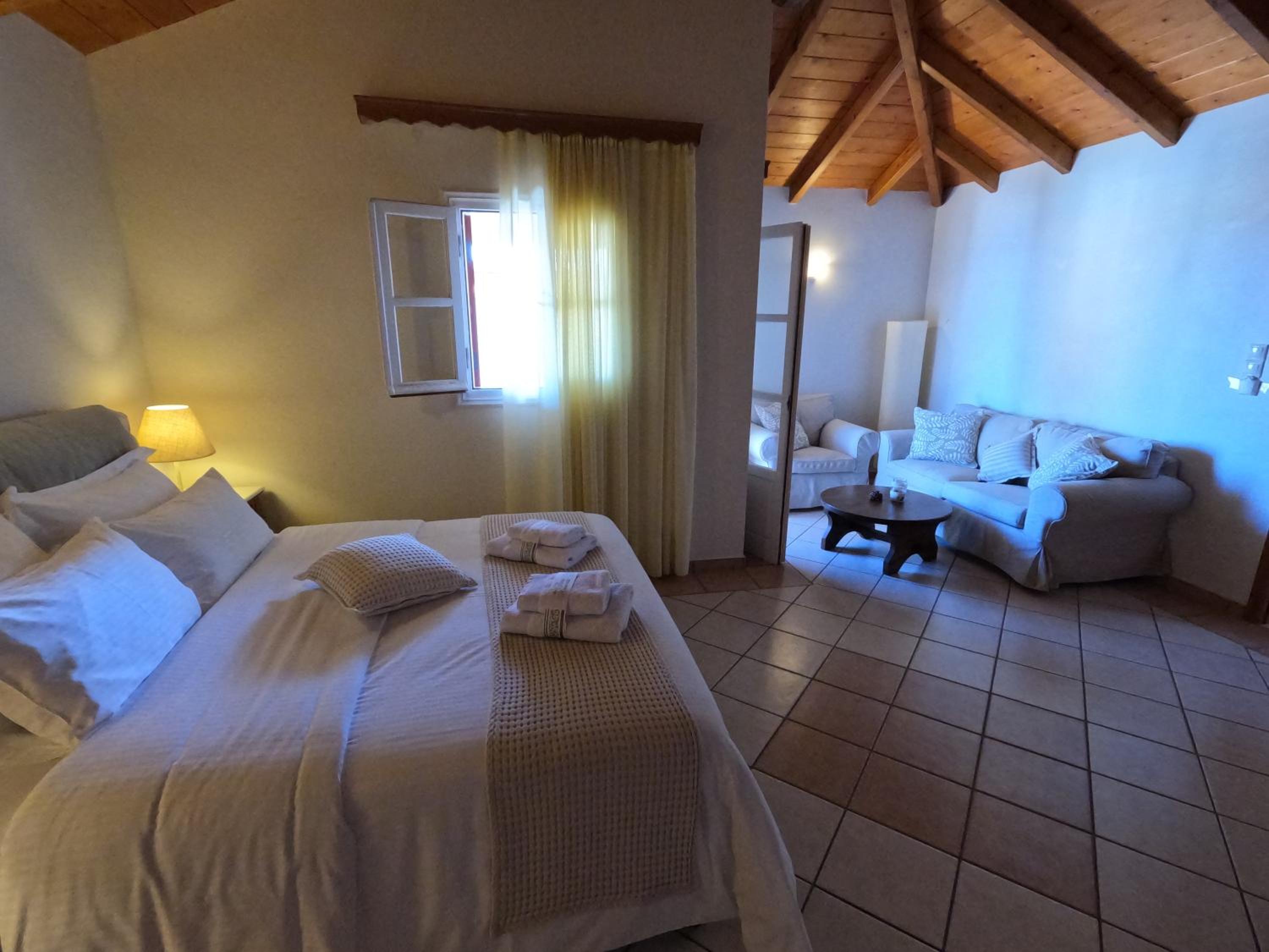 Attic with Sea View - Photo 4