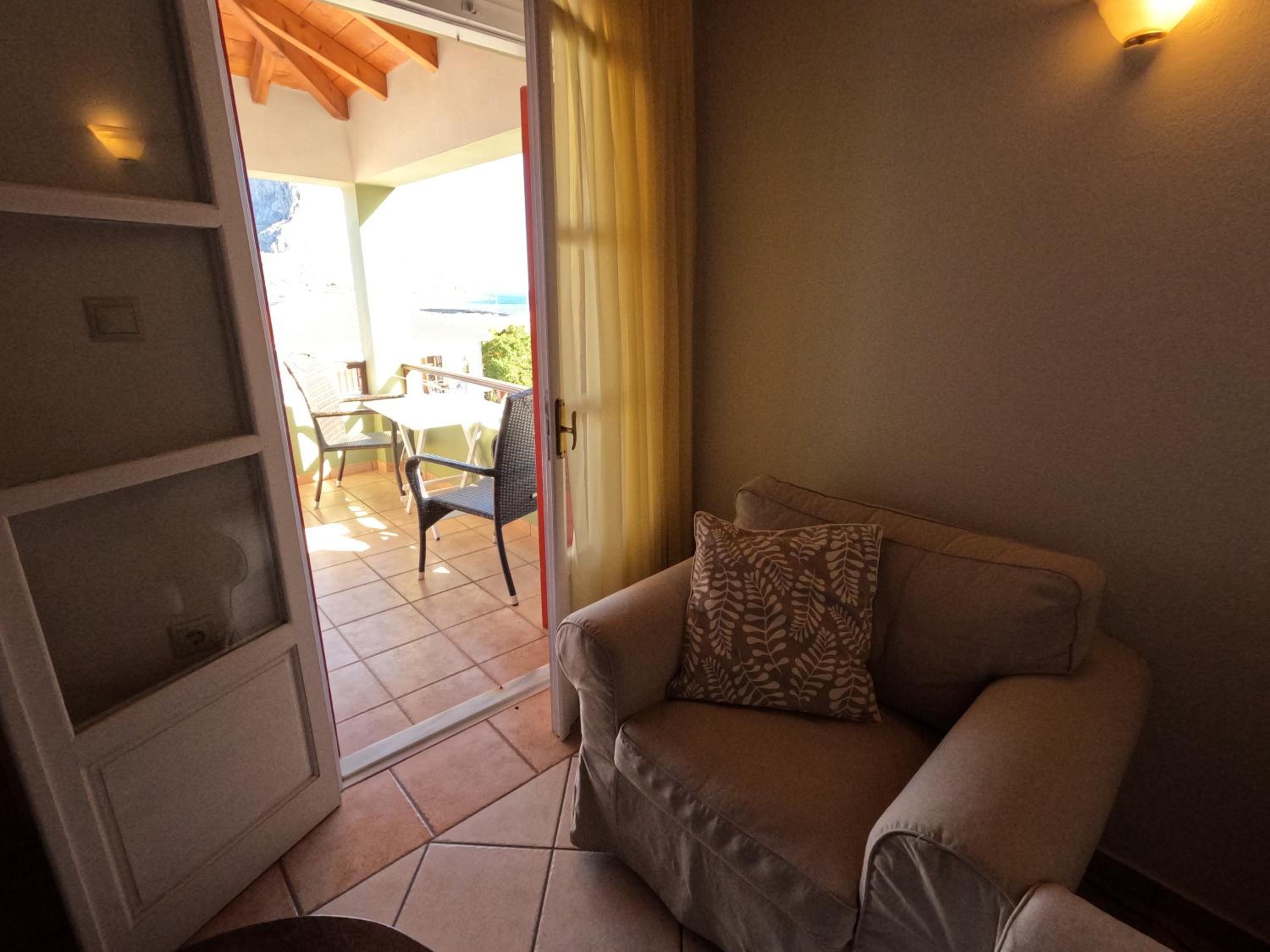 Attic with Sea View - Photo 2