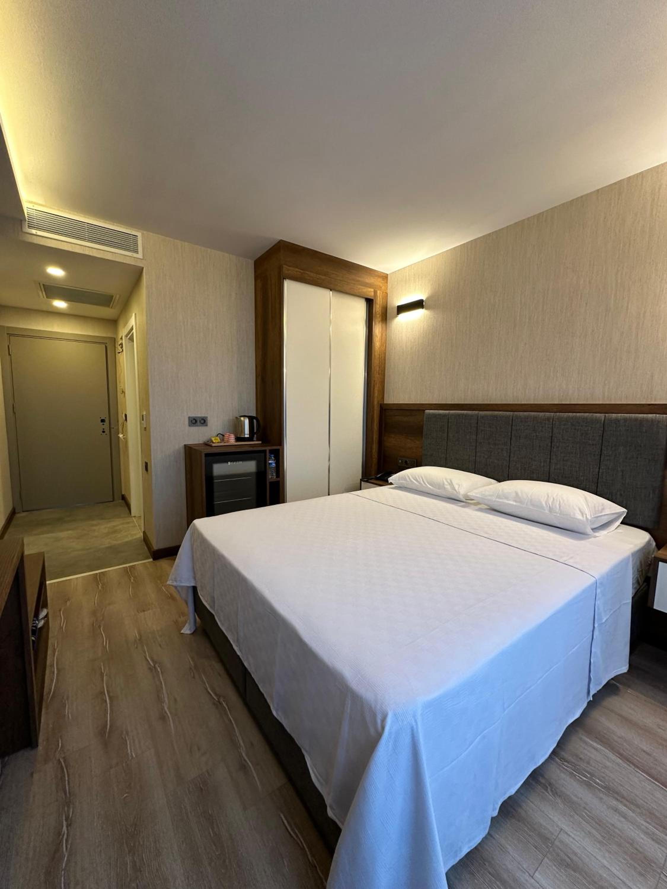 Deluxe Double Room with Sea View photo 3