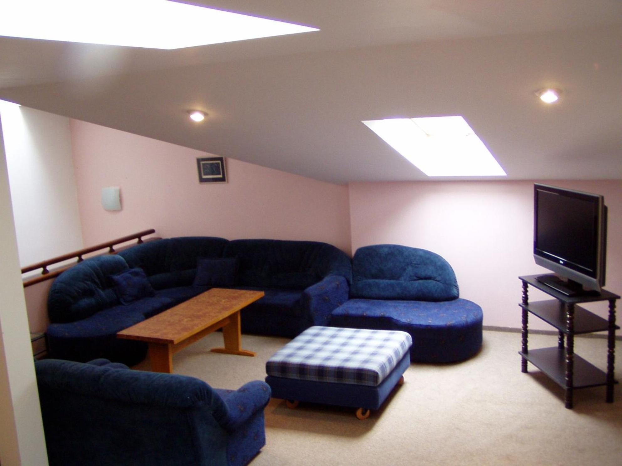 One-Bedroom Apartment photo 3