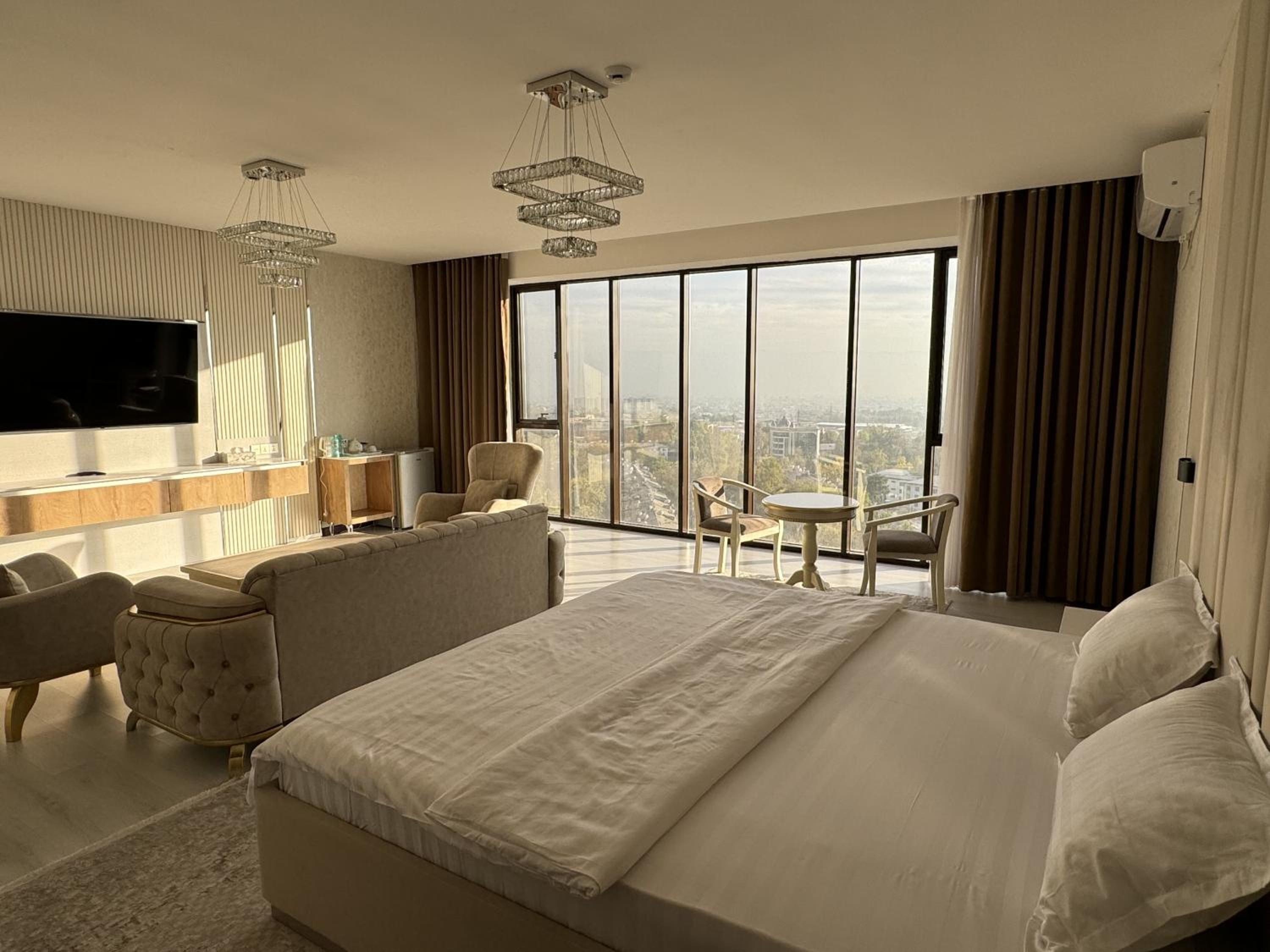 Deluxe Suite photo 1