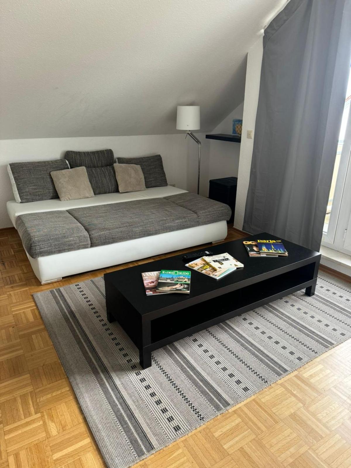 One-Bedroom Apartment photo 3