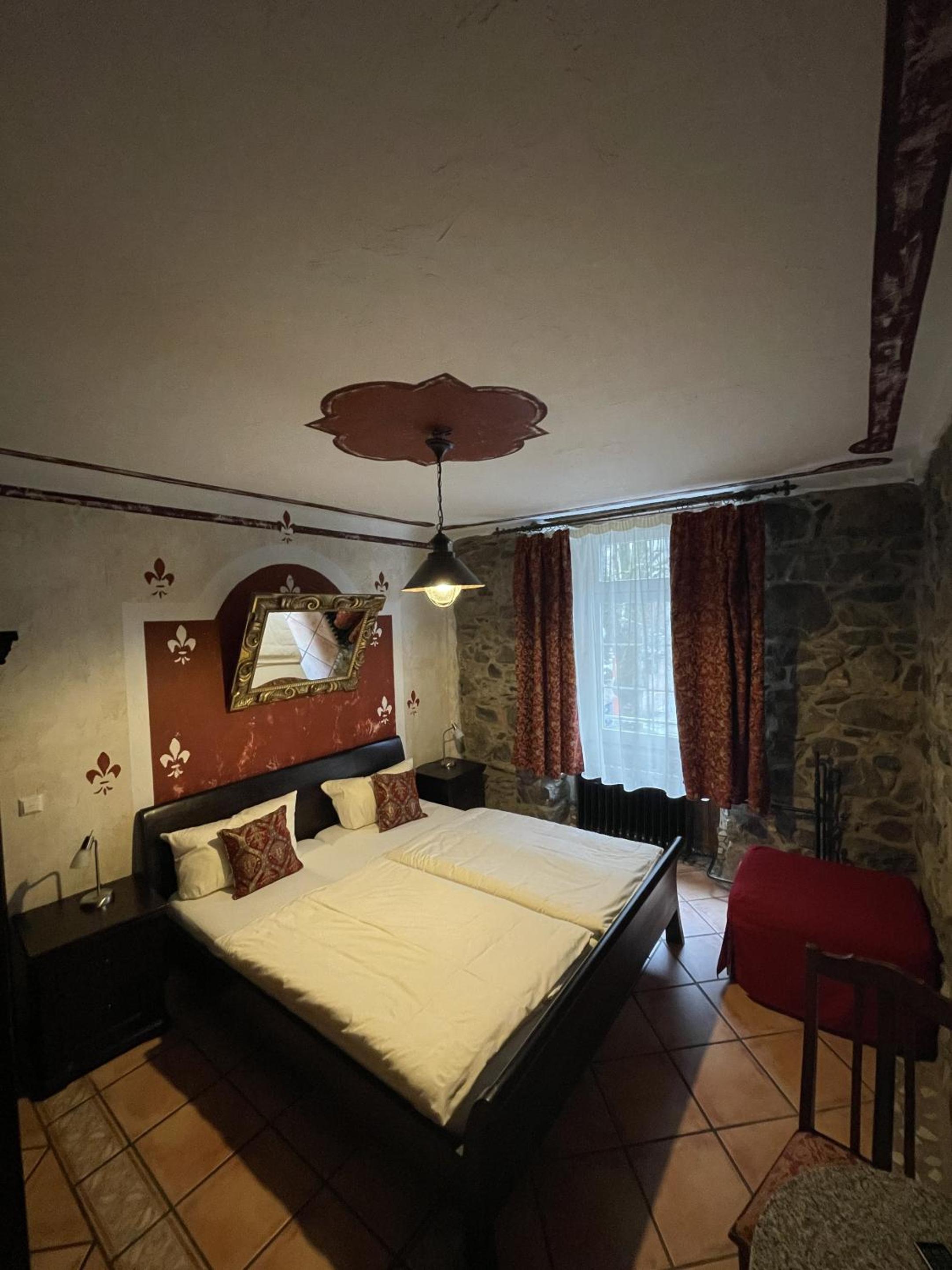 Deluxe Double Room with Shower - Photo 34