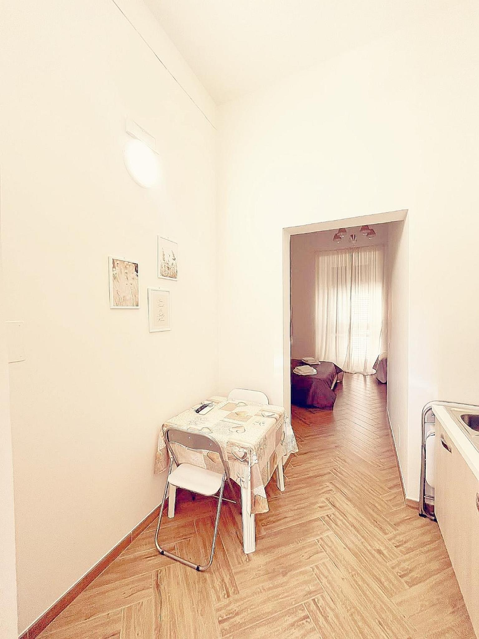 Studio with Balcony photo 2