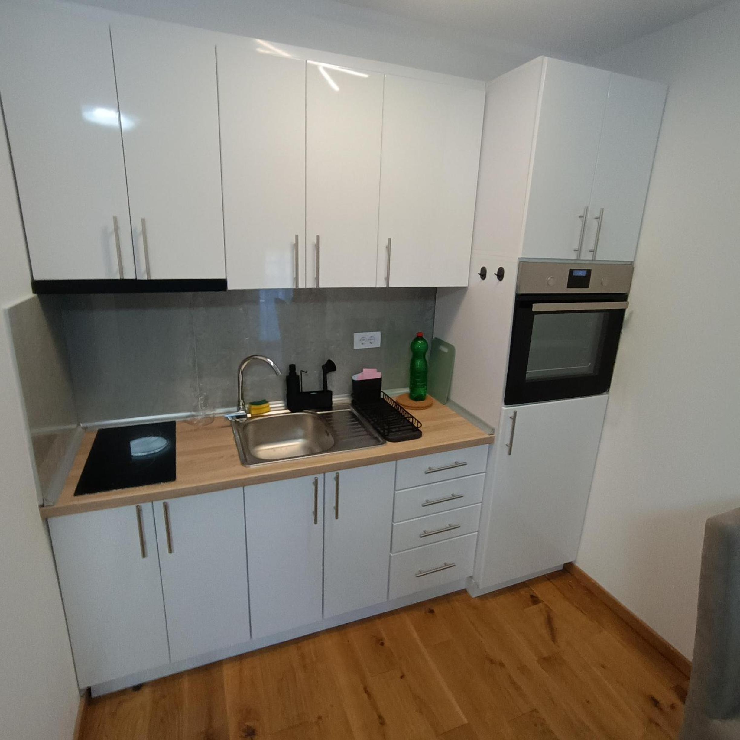 One-Bedroom Apartment with Terrace photo 3
