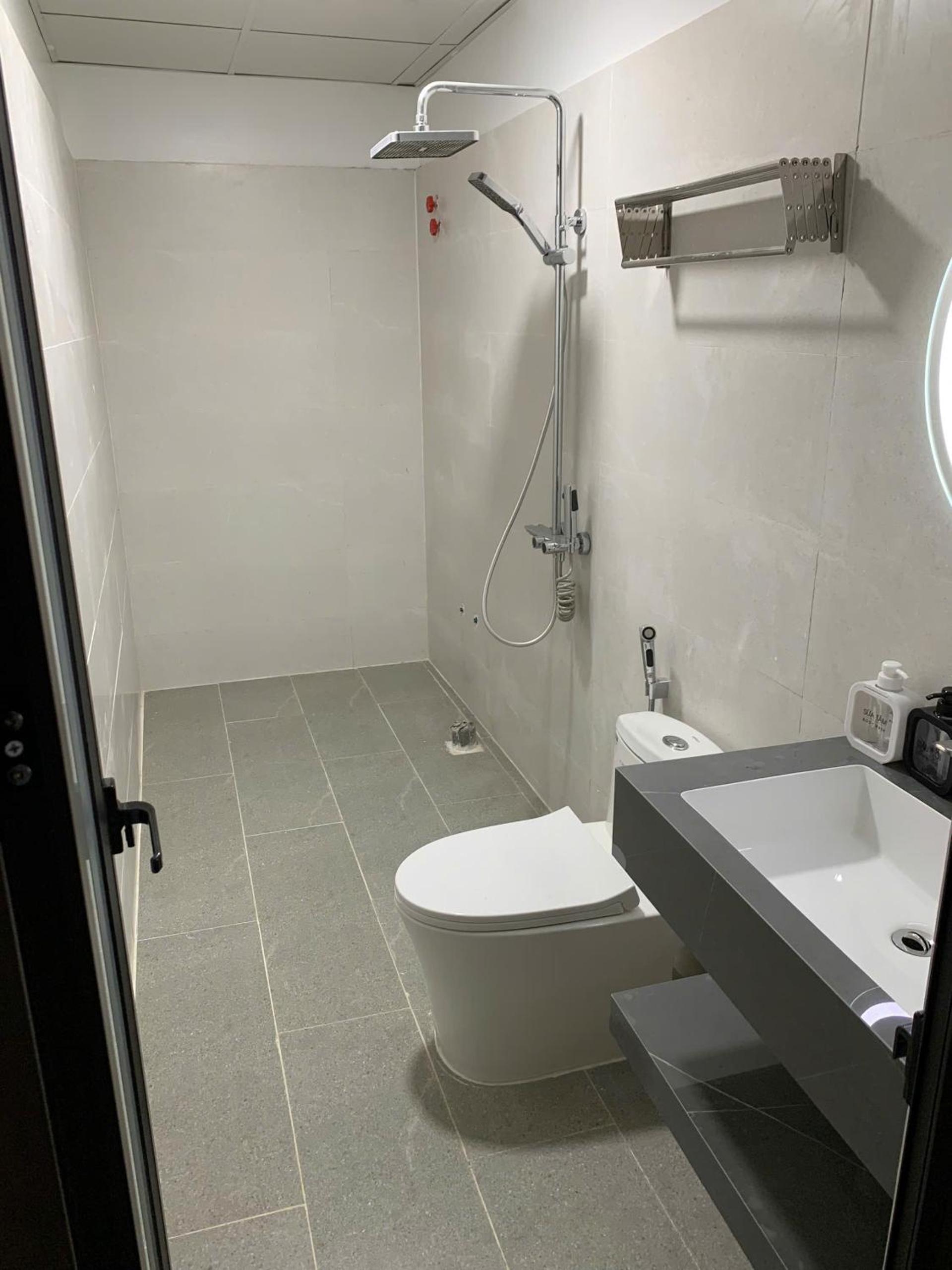 Standard Twin Room - Photo 8