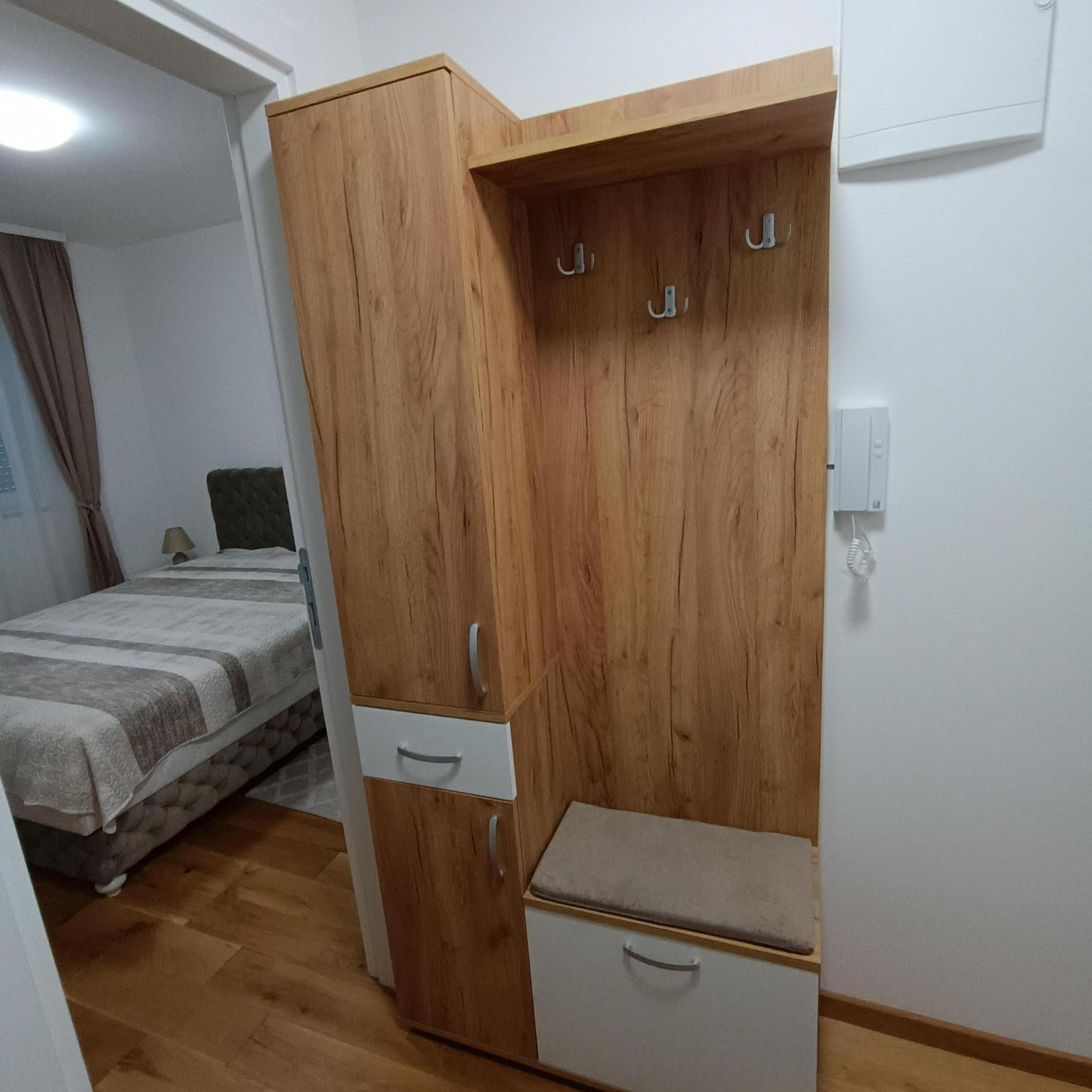 One-Bedroom Apartment with Terrace photo 2