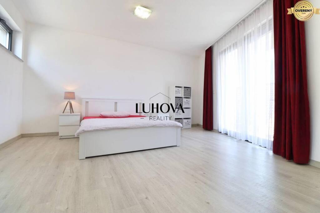 One-Bedroom House photo 2
