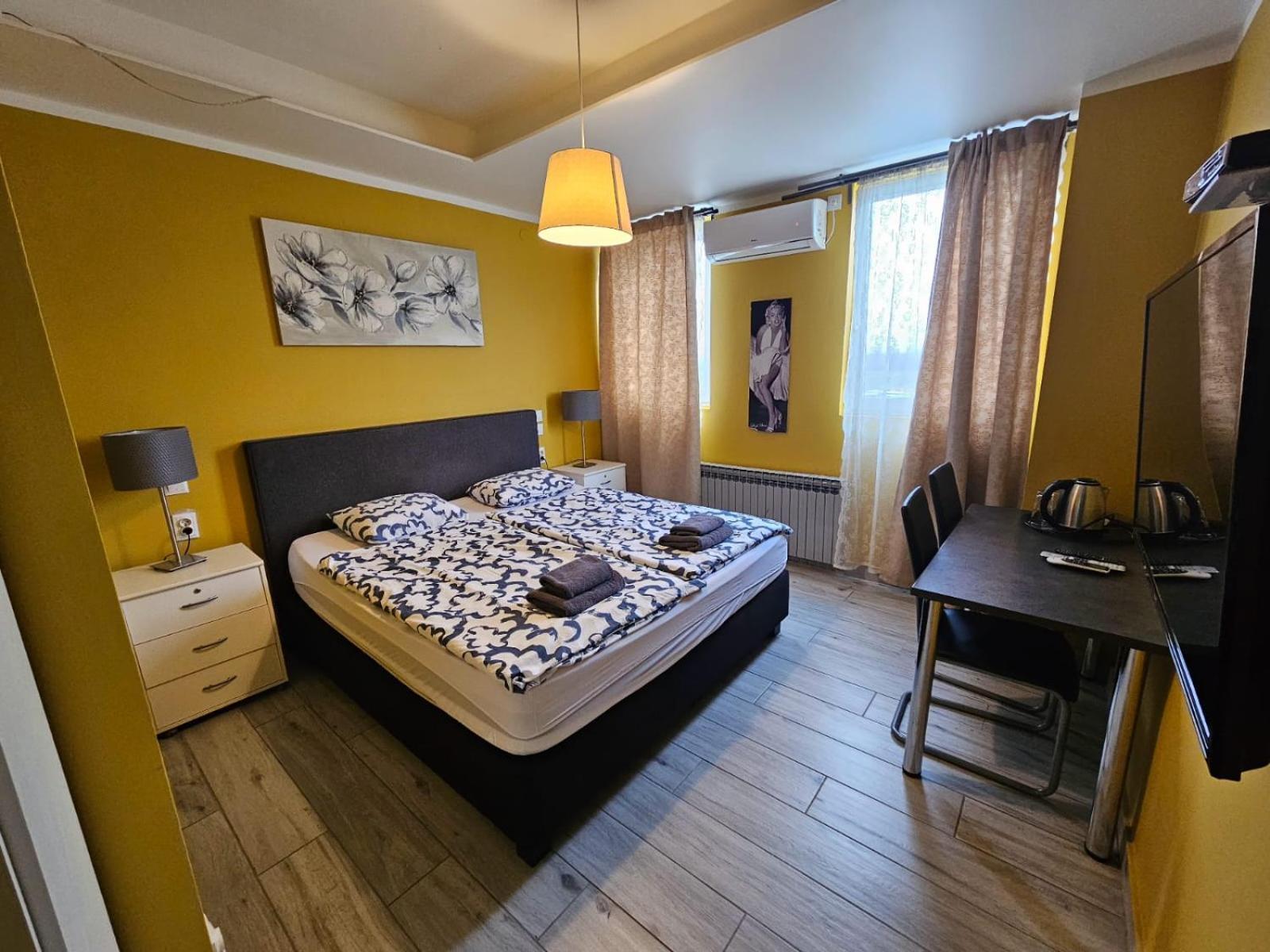 Double Room - Photo 1