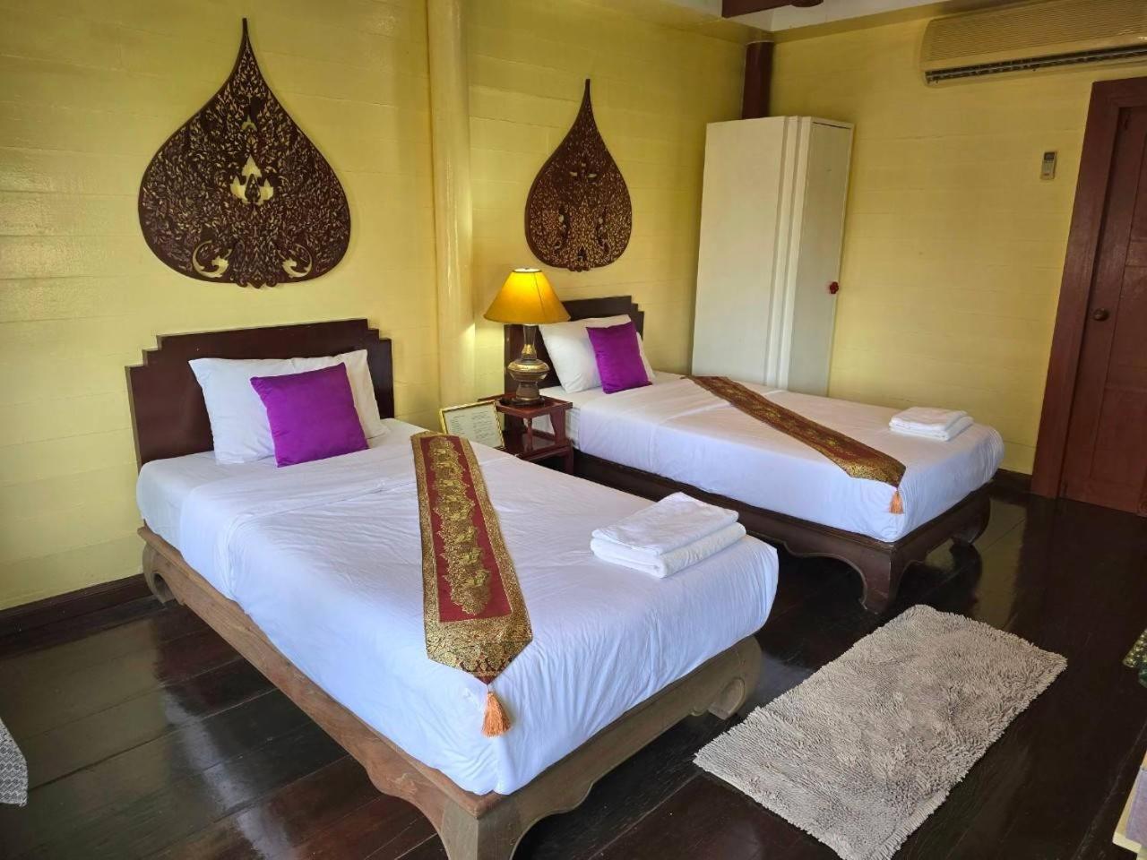 Deluxe Twin Room photo 2
