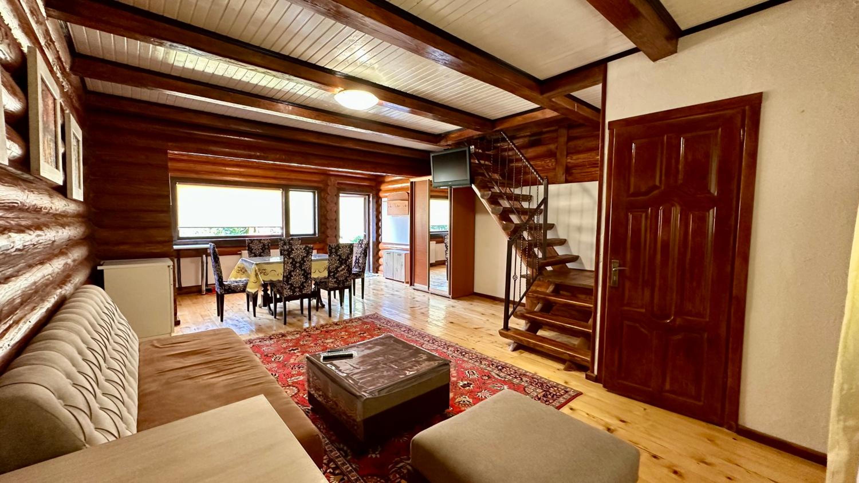 One-Bedroom Apartment with View