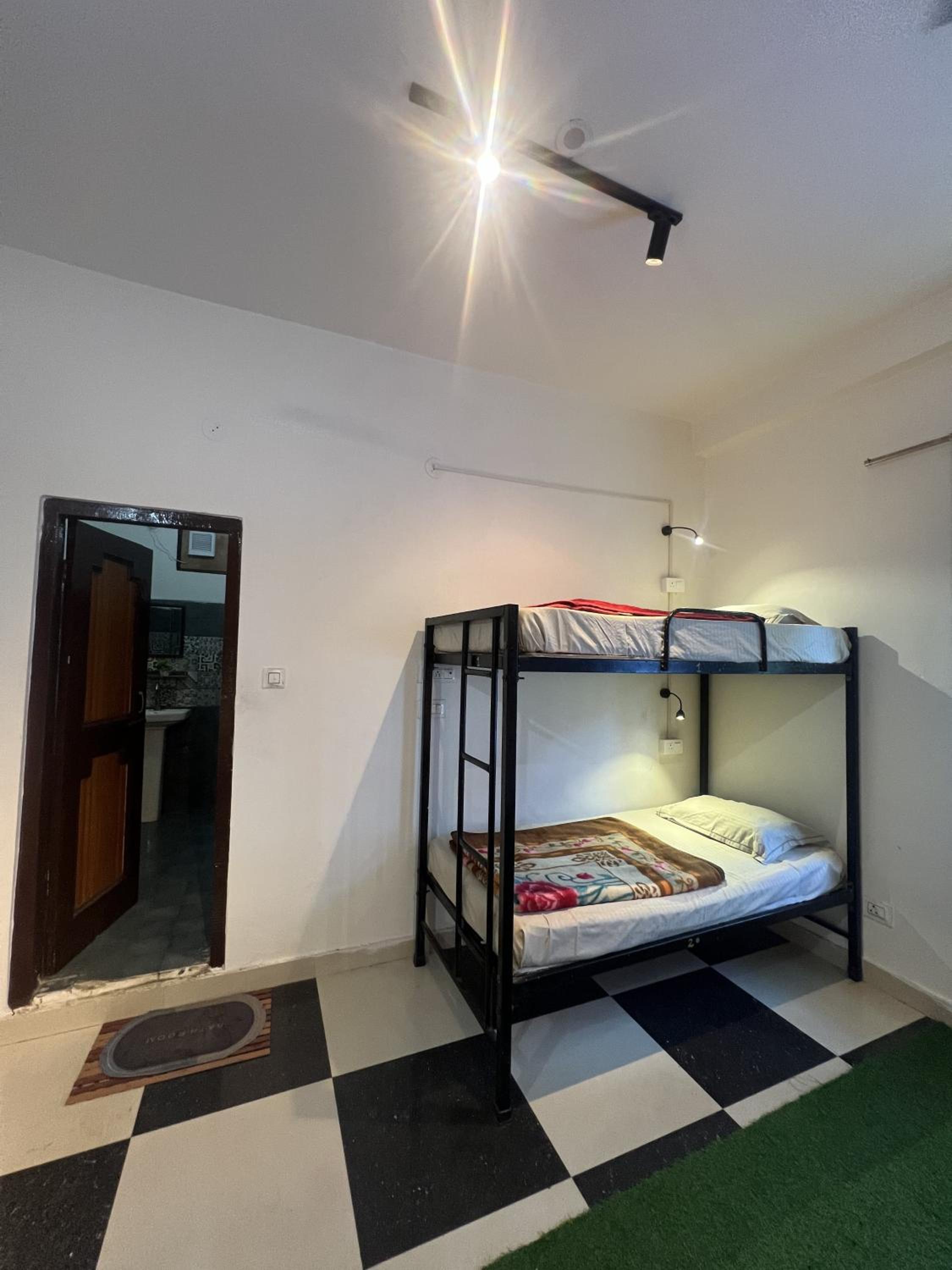 Bed In 6-Bed Mixed Dormitory Room photo 2