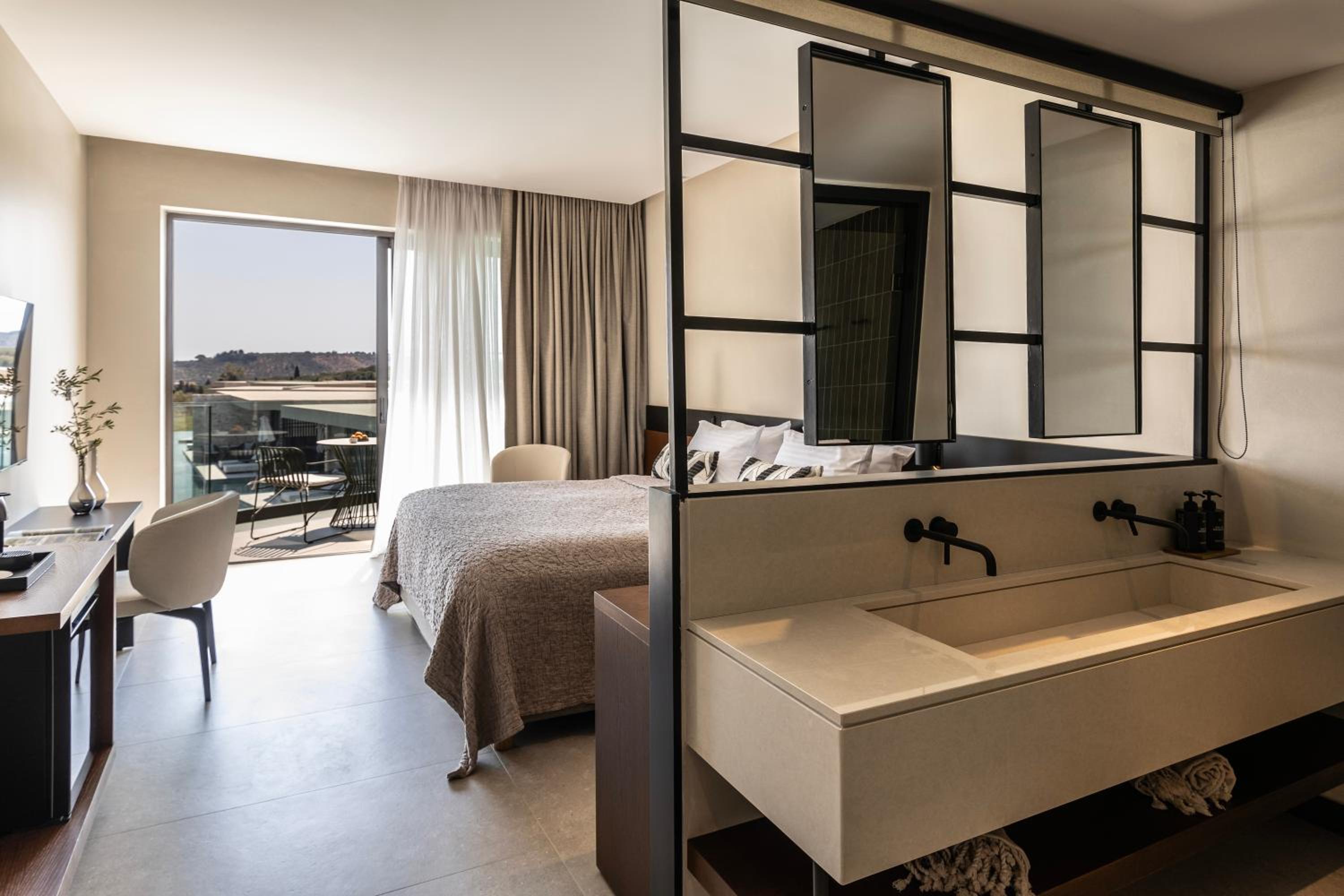 Superior Suite Partial Sea View