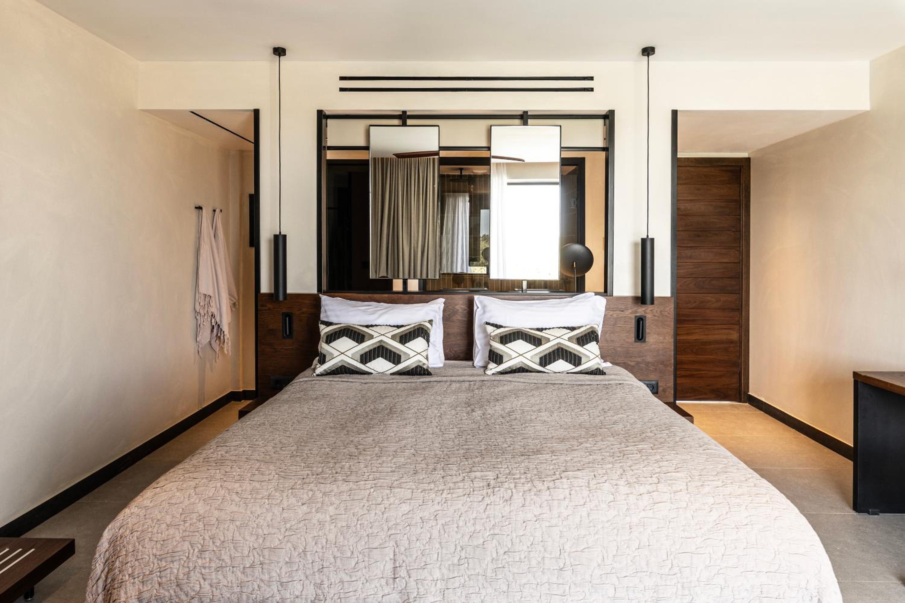 Superior Suite Partial Sea View