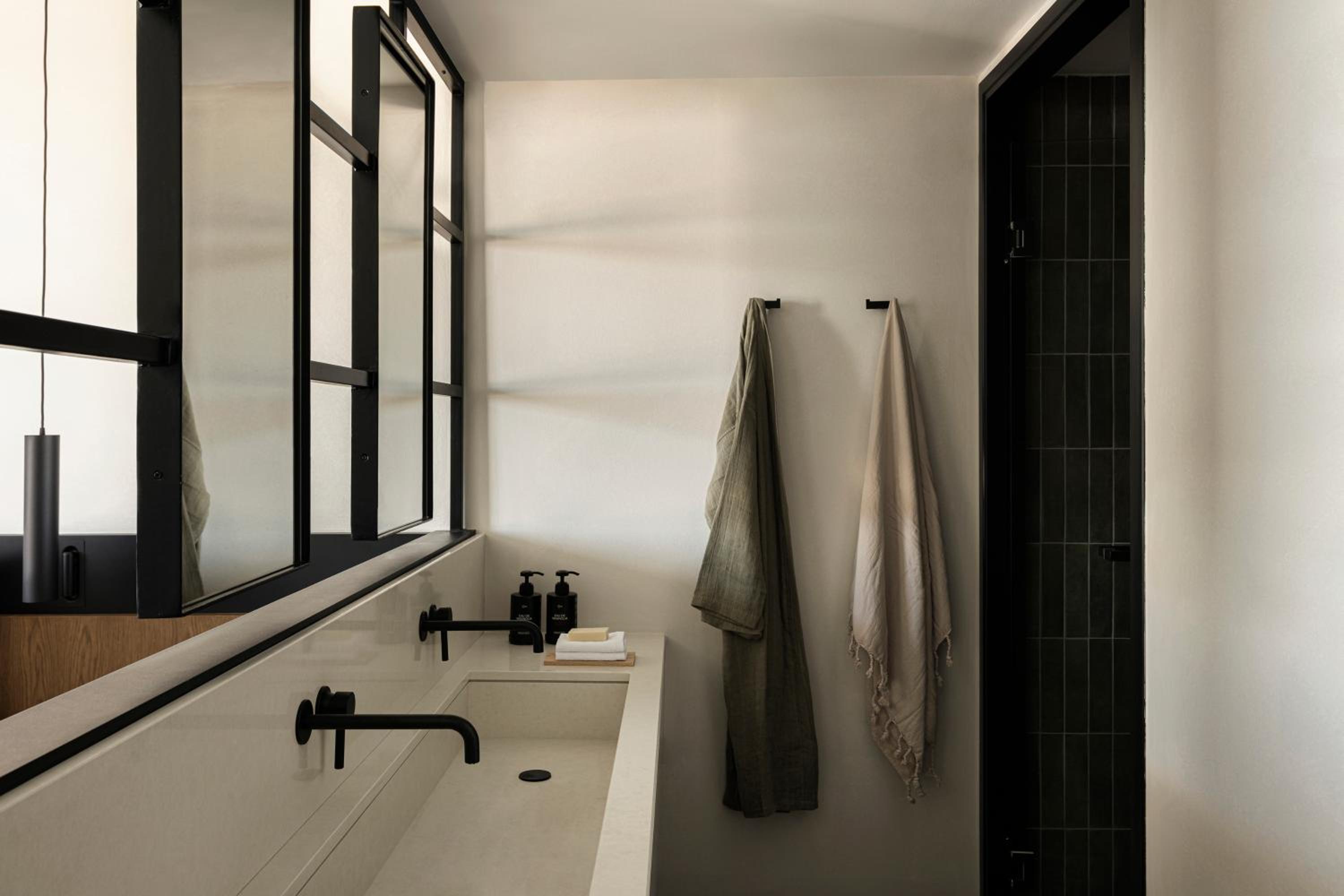 Superior Swim-up Suite