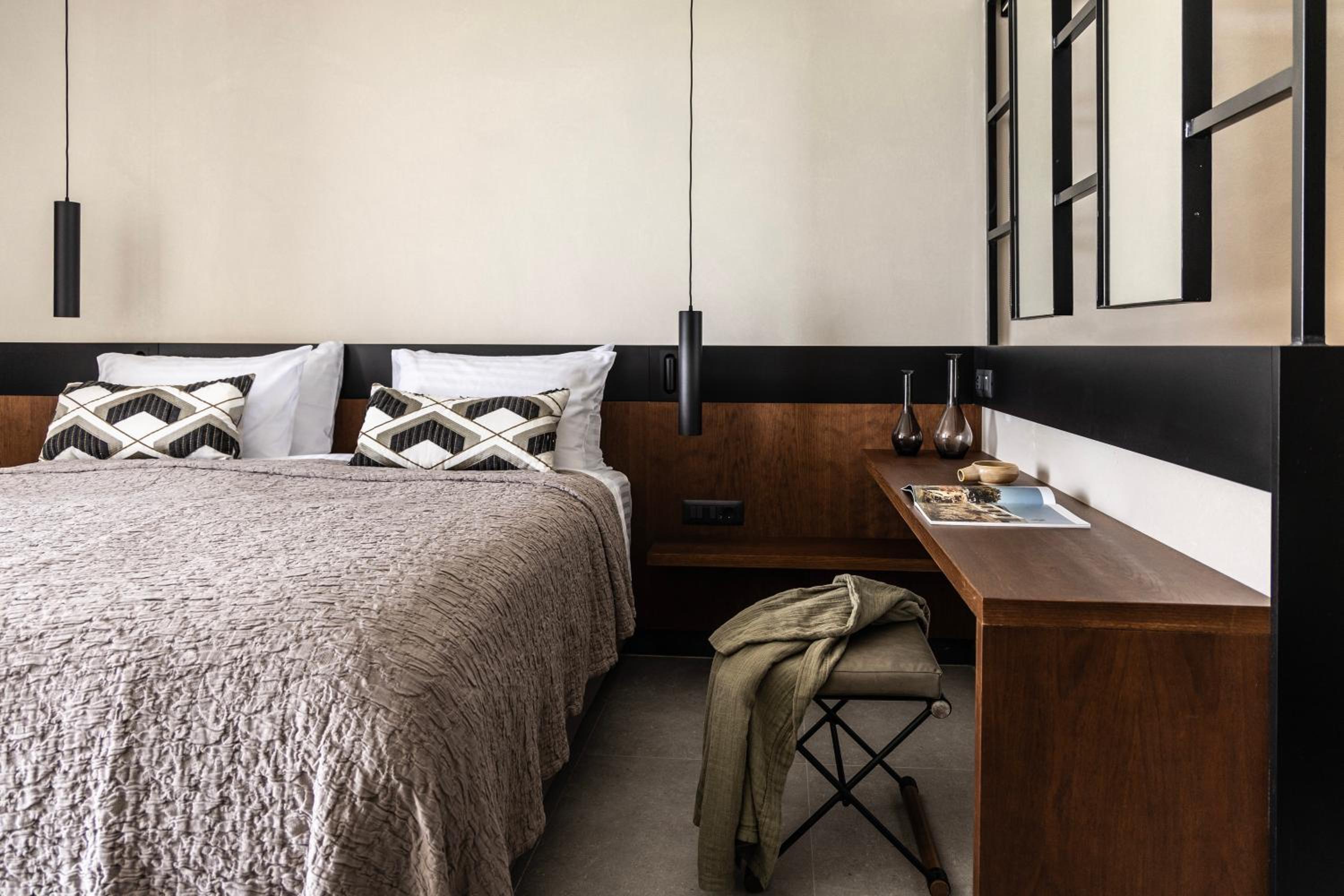 Superior Suite Swim Up Partial Sea View