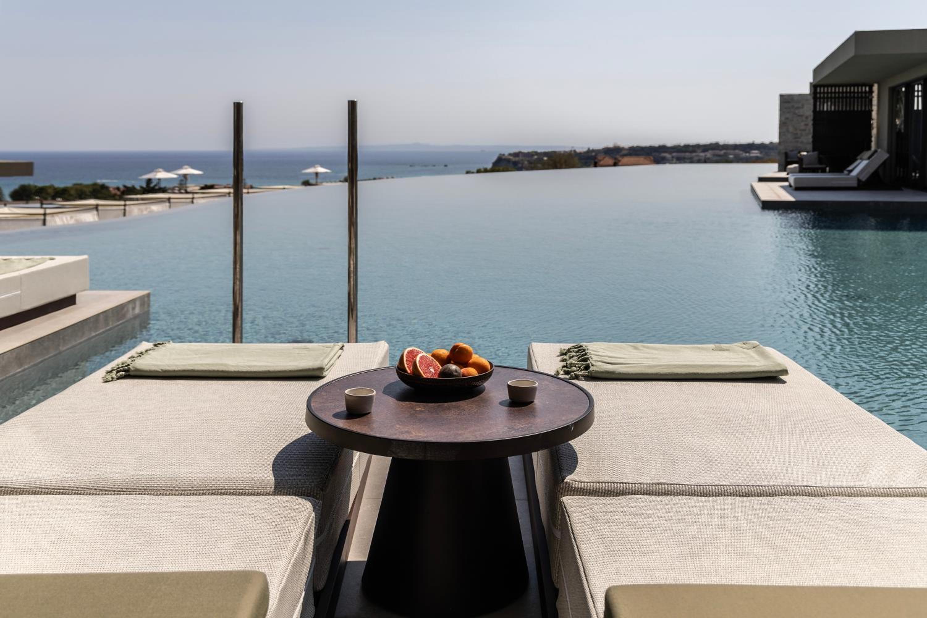 Superior Suite Sea View thumbnail 6