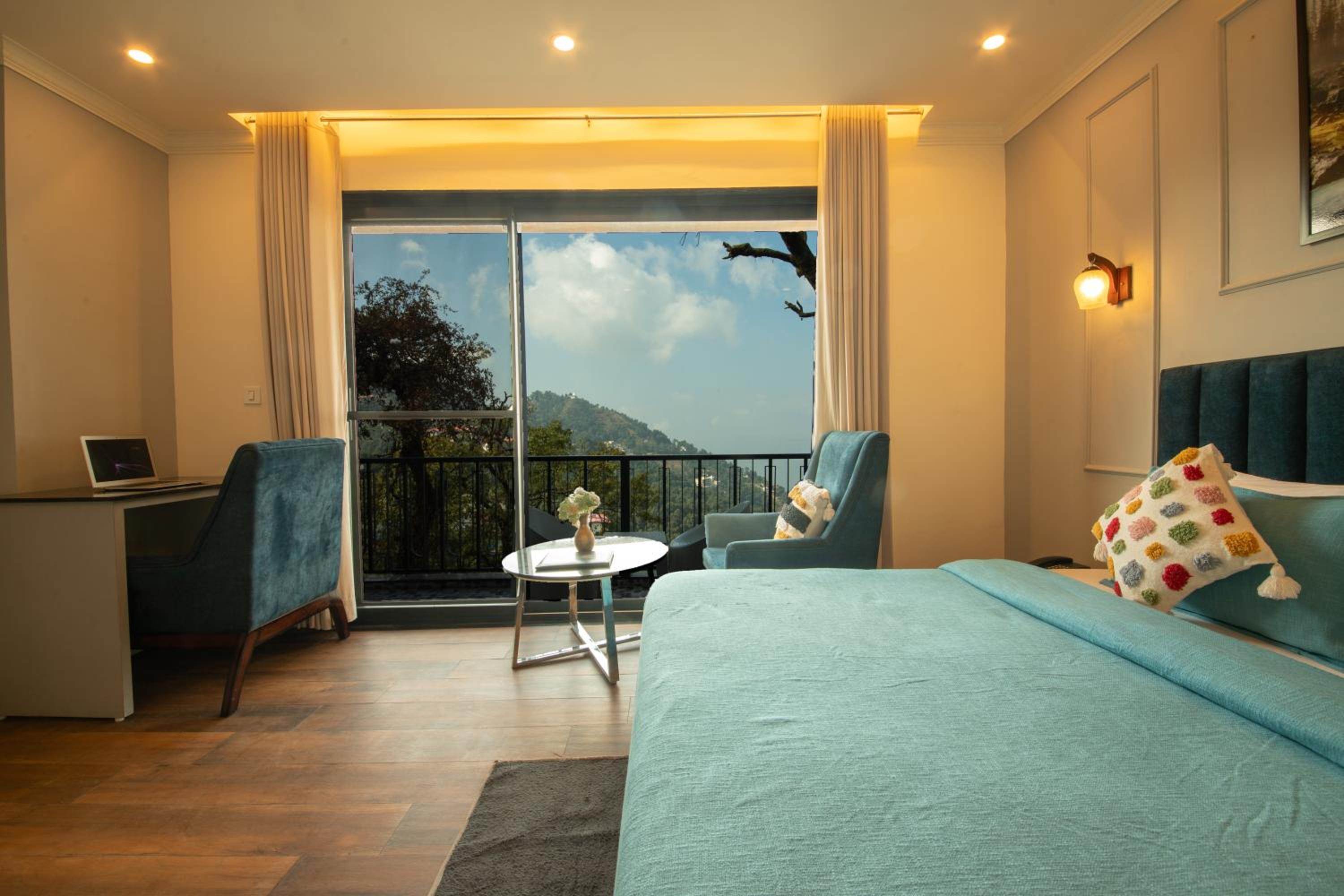 Junior Suite with Balcony