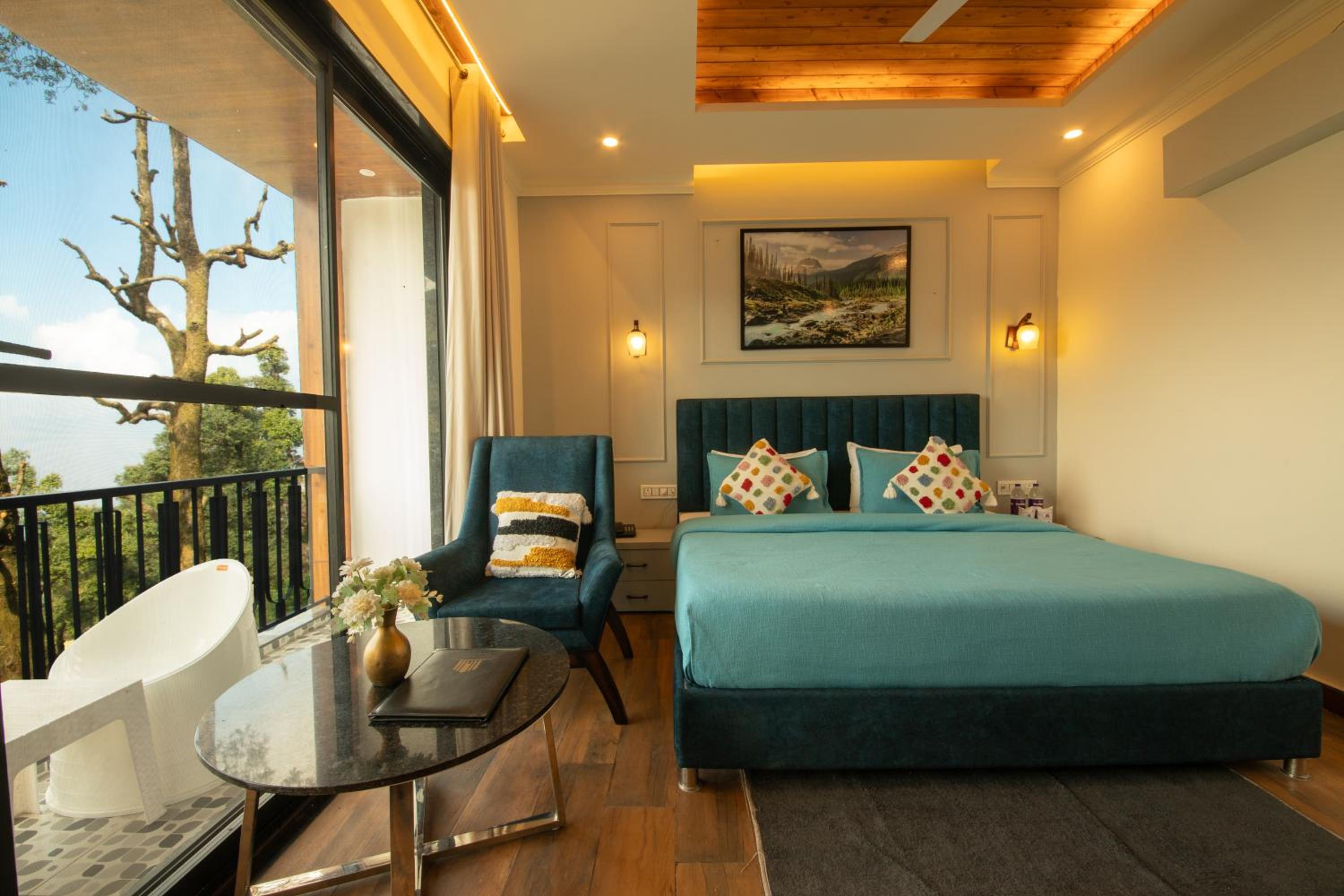 King Room with Mountain View photo 2