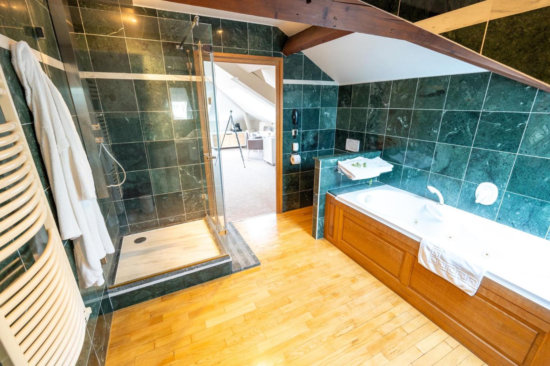 Deluxe Double Room - Photo 7
