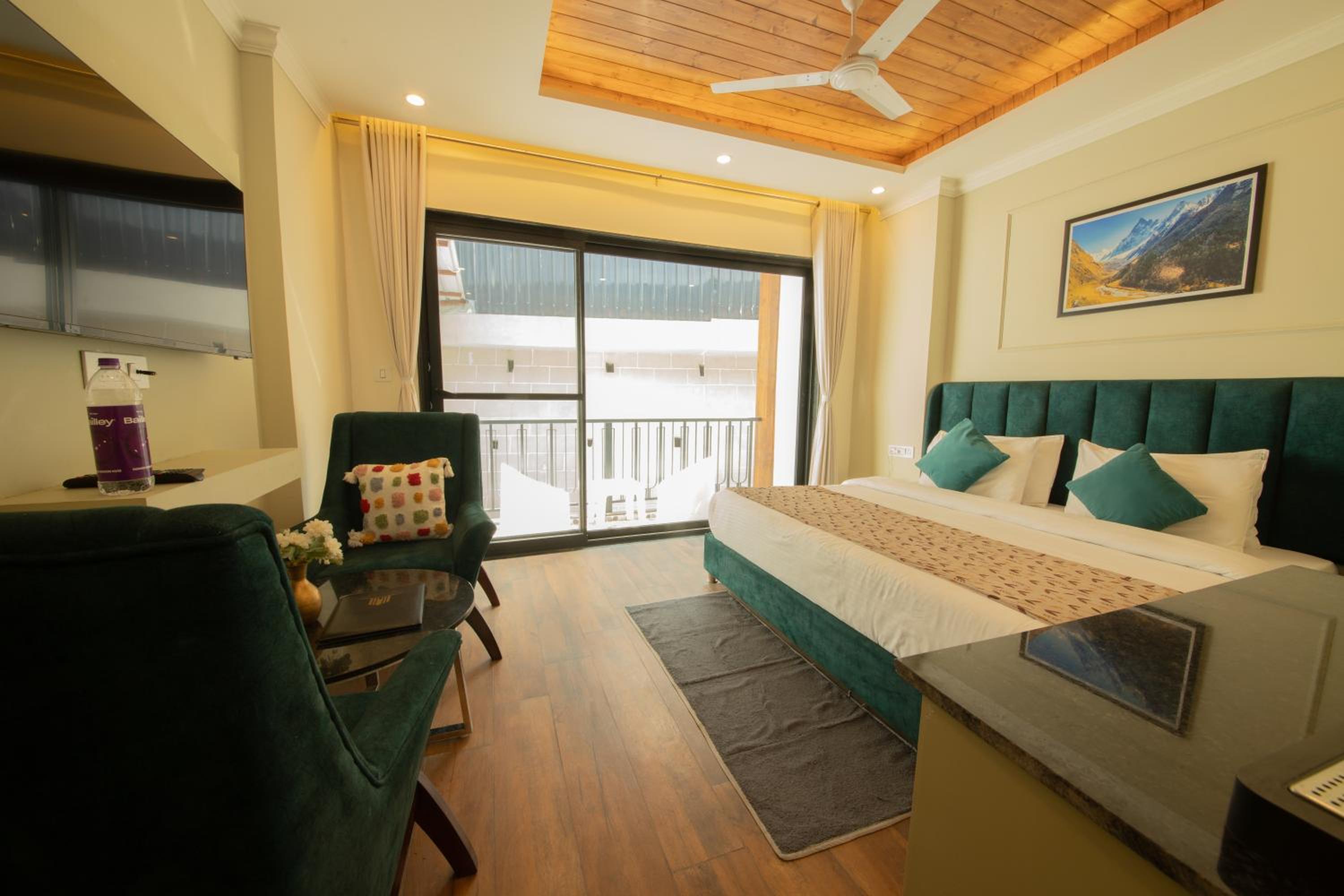 Deluxe Double Room with Balcony