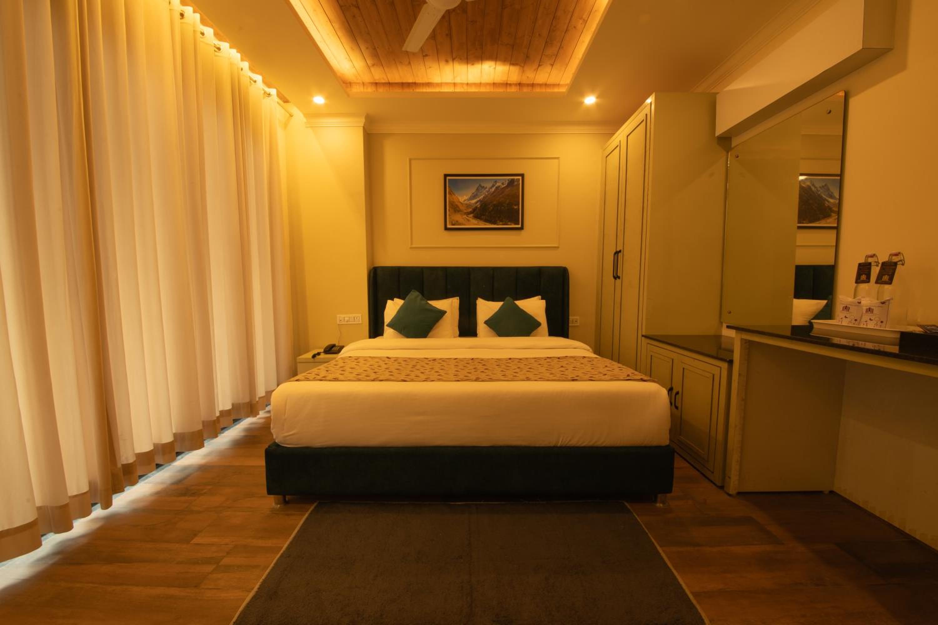 Deluxe Double Room with Balcony