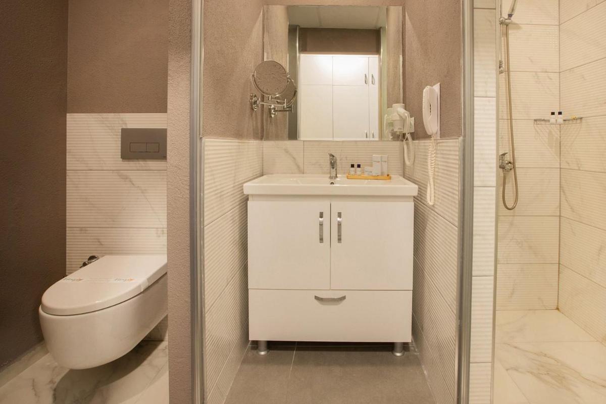 One-Bedroom Apartment - Photo 6
