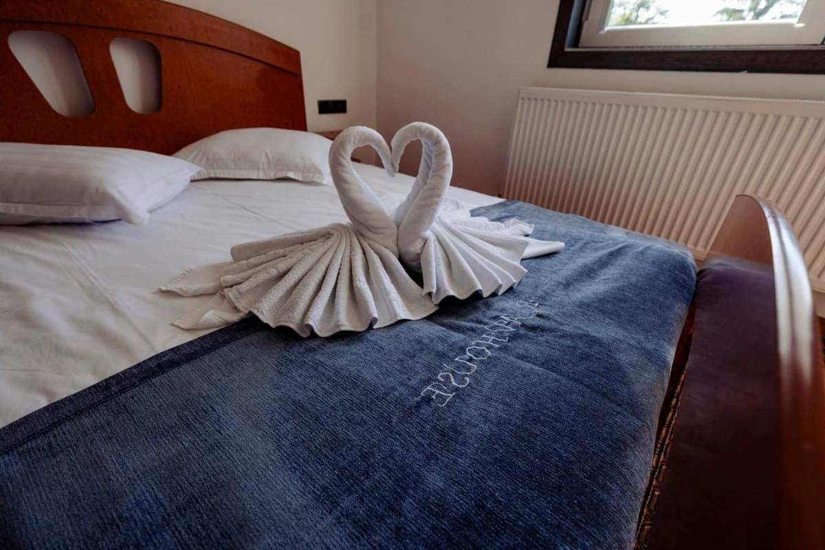 Double Room with Private Bathroom - Photo 2
