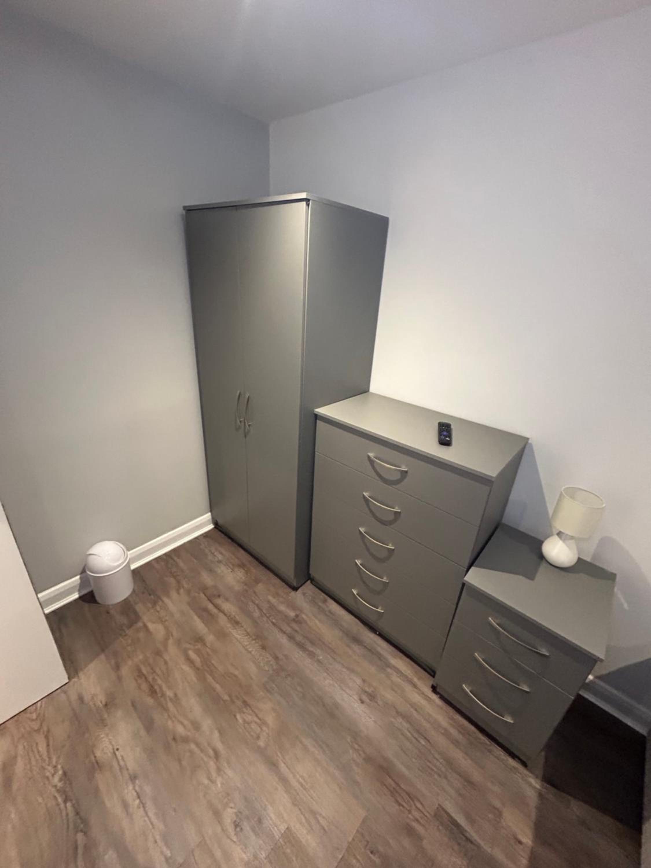 Double Room with Shared Bathroom photo 3