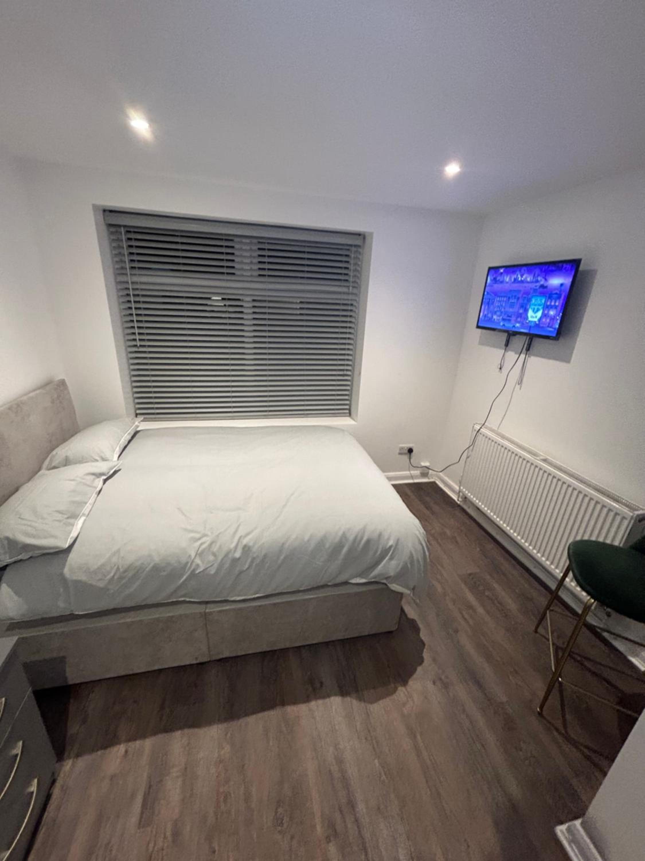Double Room with Shared Bathroom photo 1