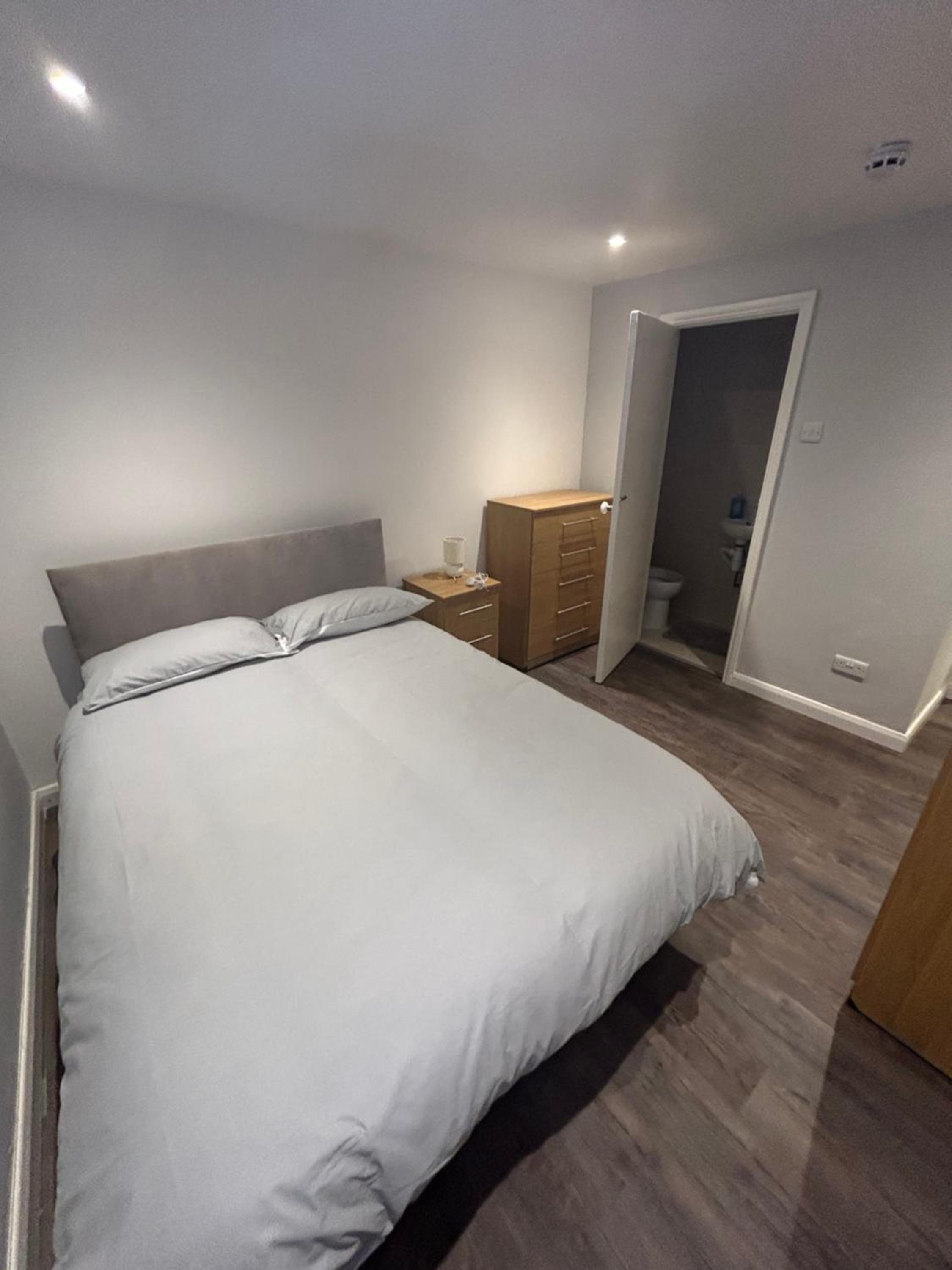 Double Room with Private Bathroom photo 2