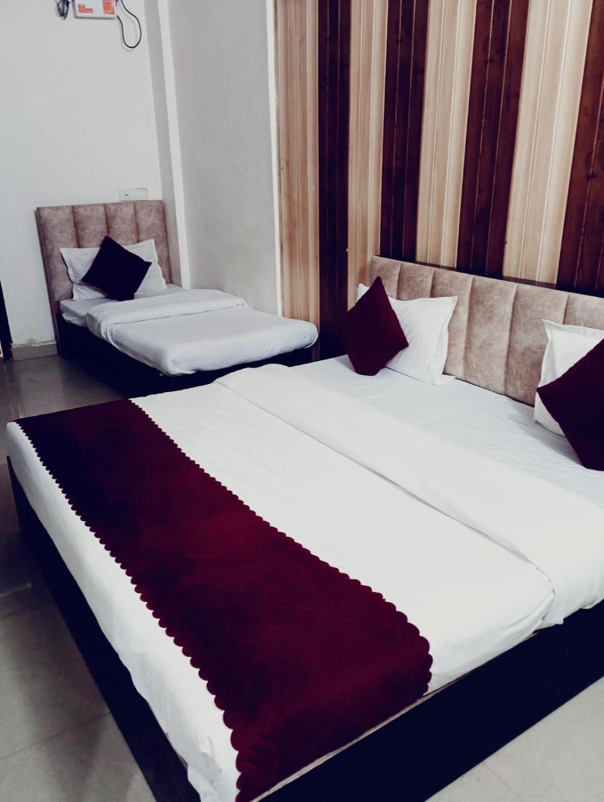 Economy Triple Room - Photo 1