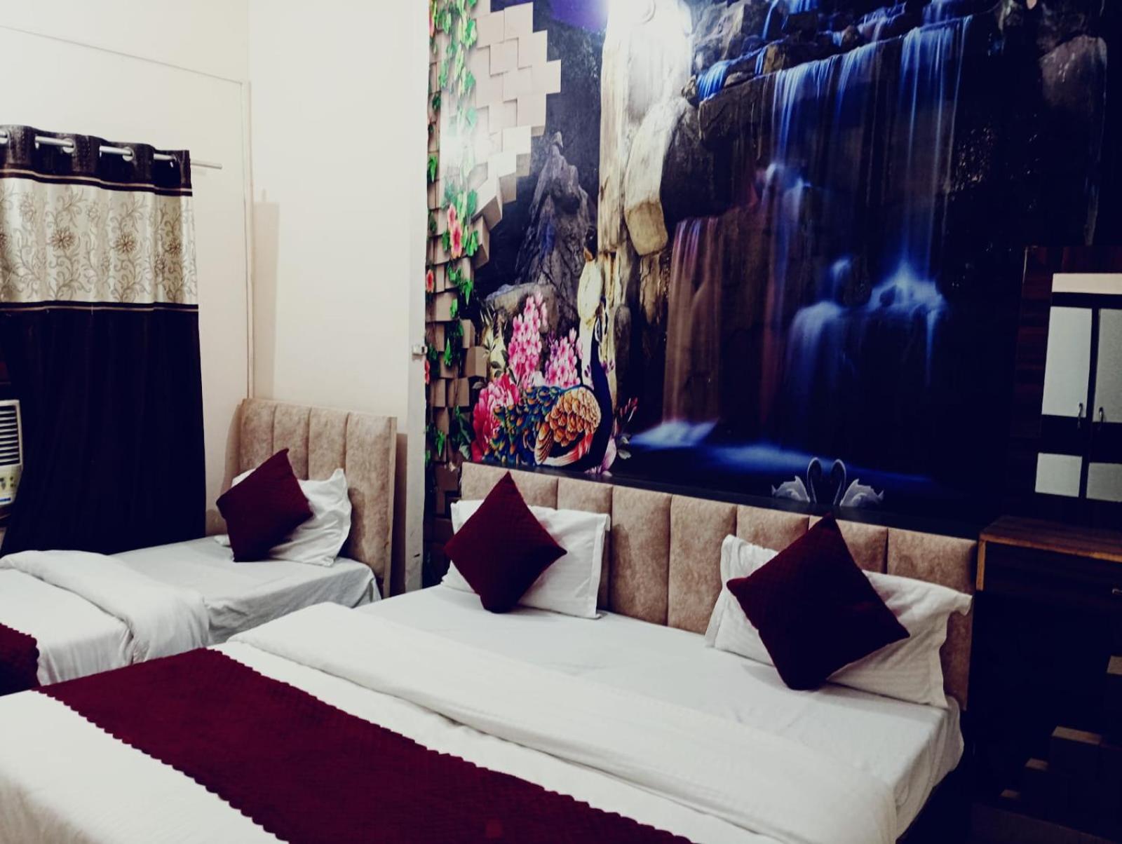 Economy Triple Room - Photo 3