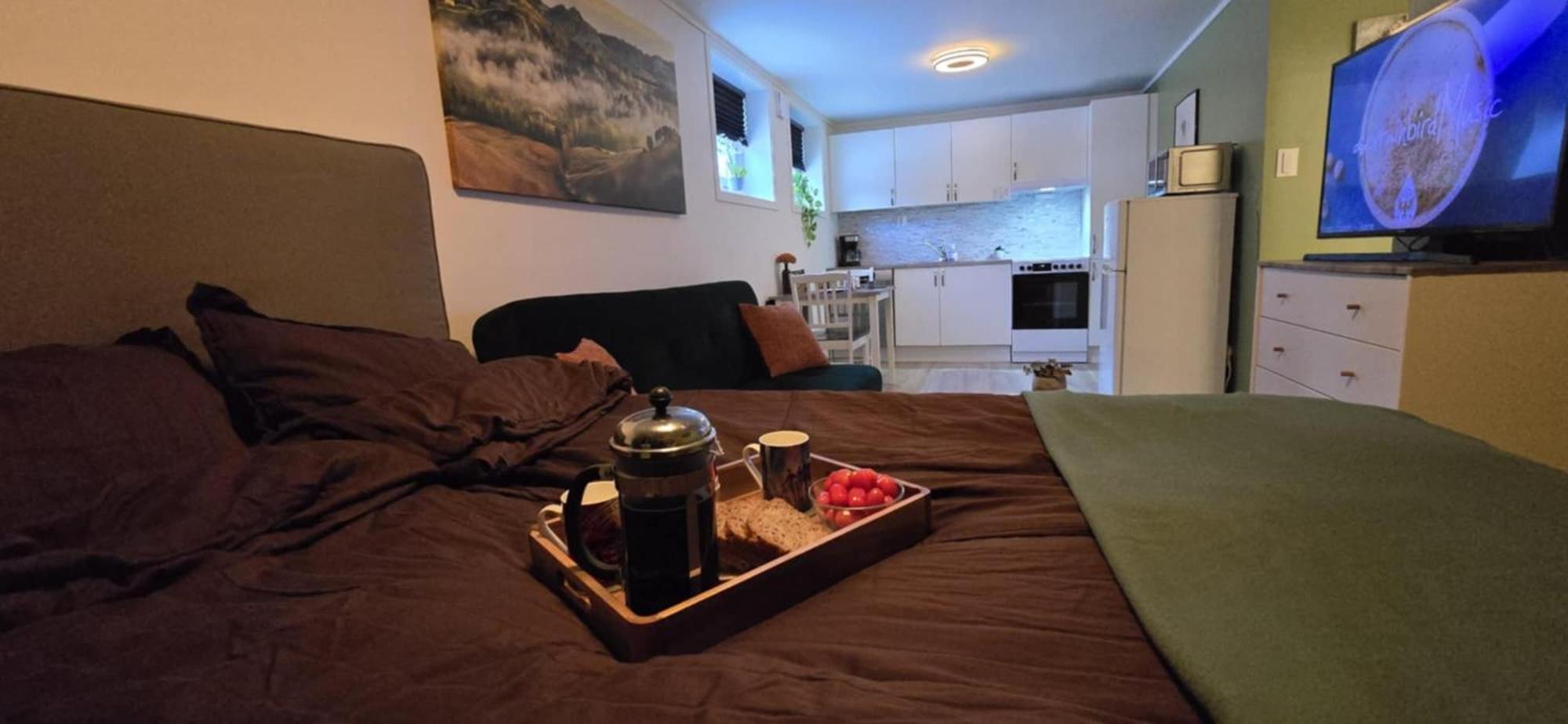 One-Bedroom Apartment photo 1