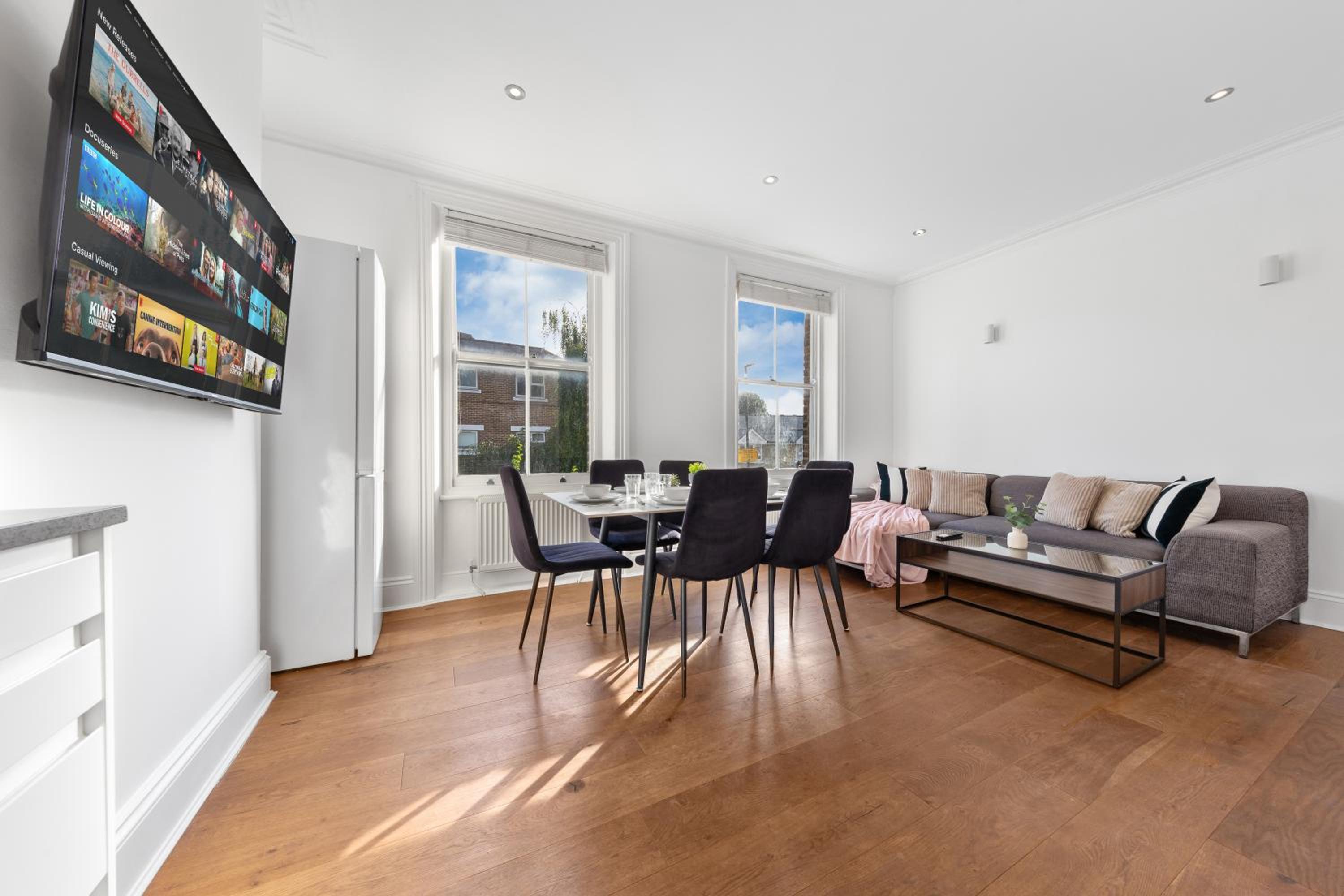 Four-Bedroom Luxury Apartment photo 1