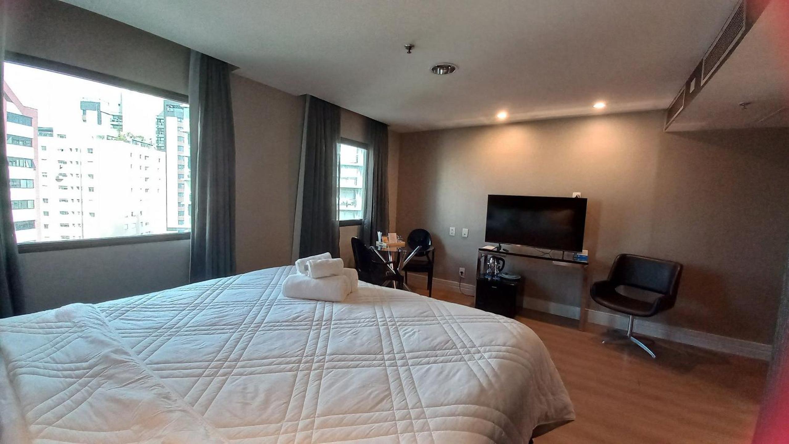 Deluxe King Suite