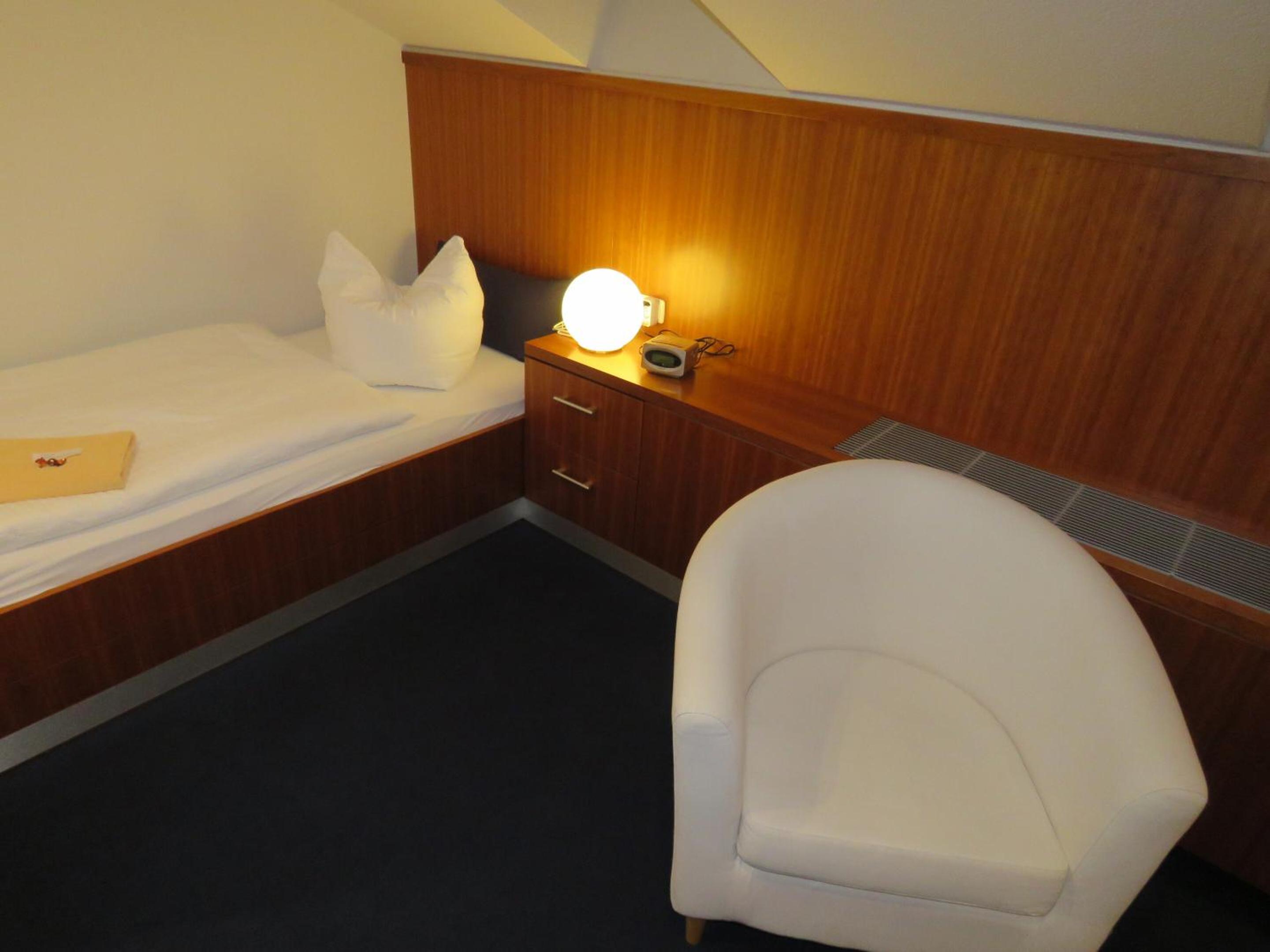 Standard Twin Room photo 2