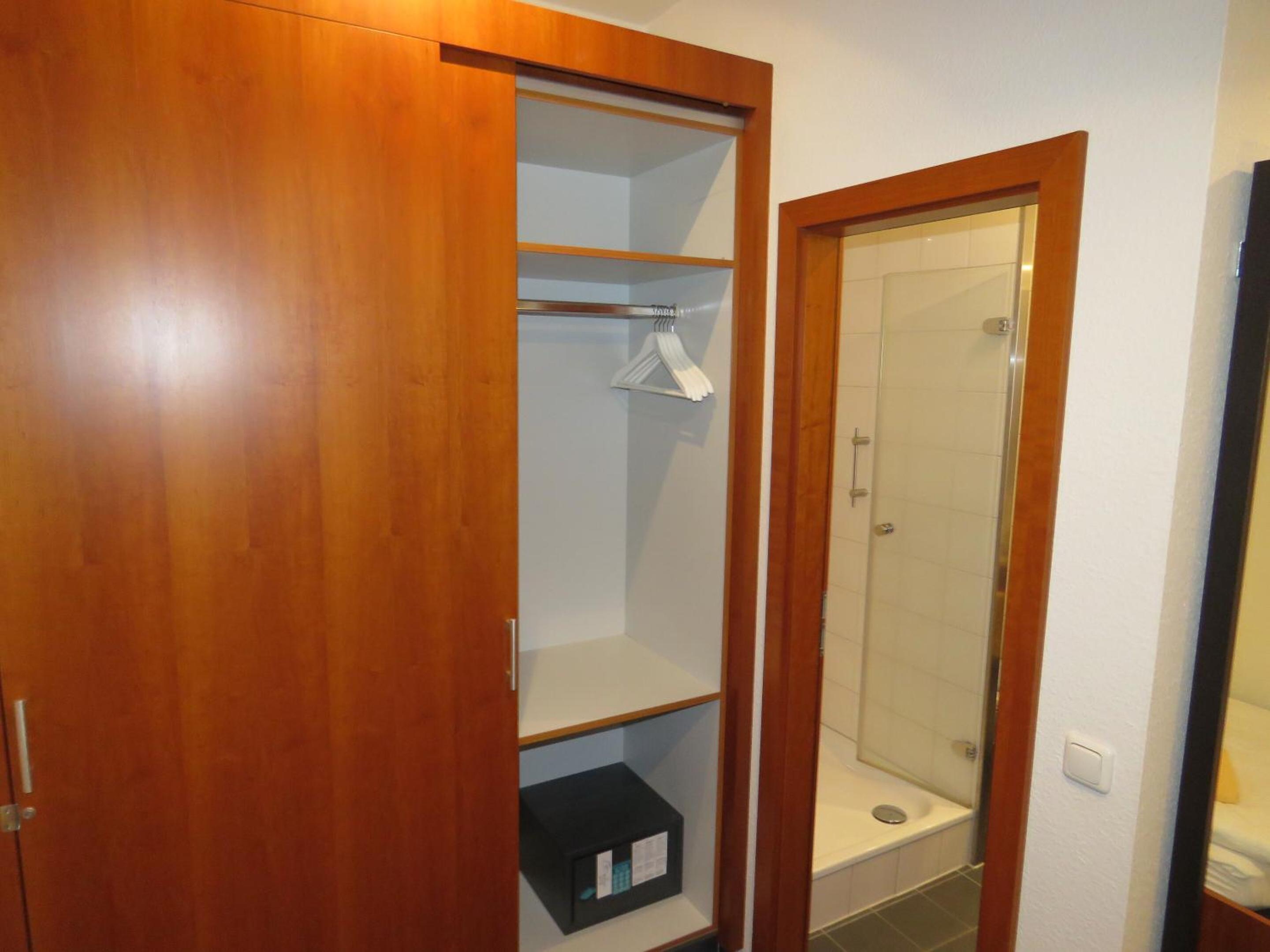 Standard Twin Room photo 3