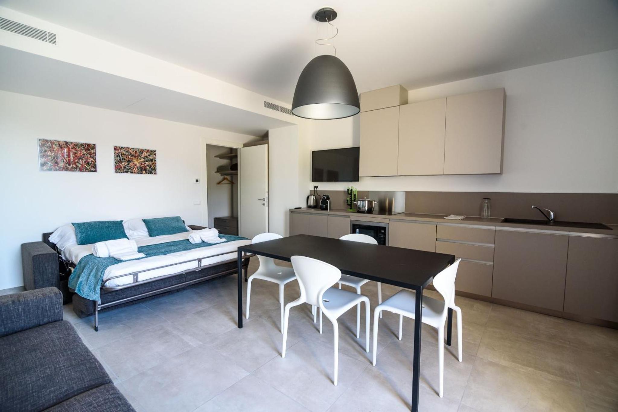 One-Bedroom Apartment