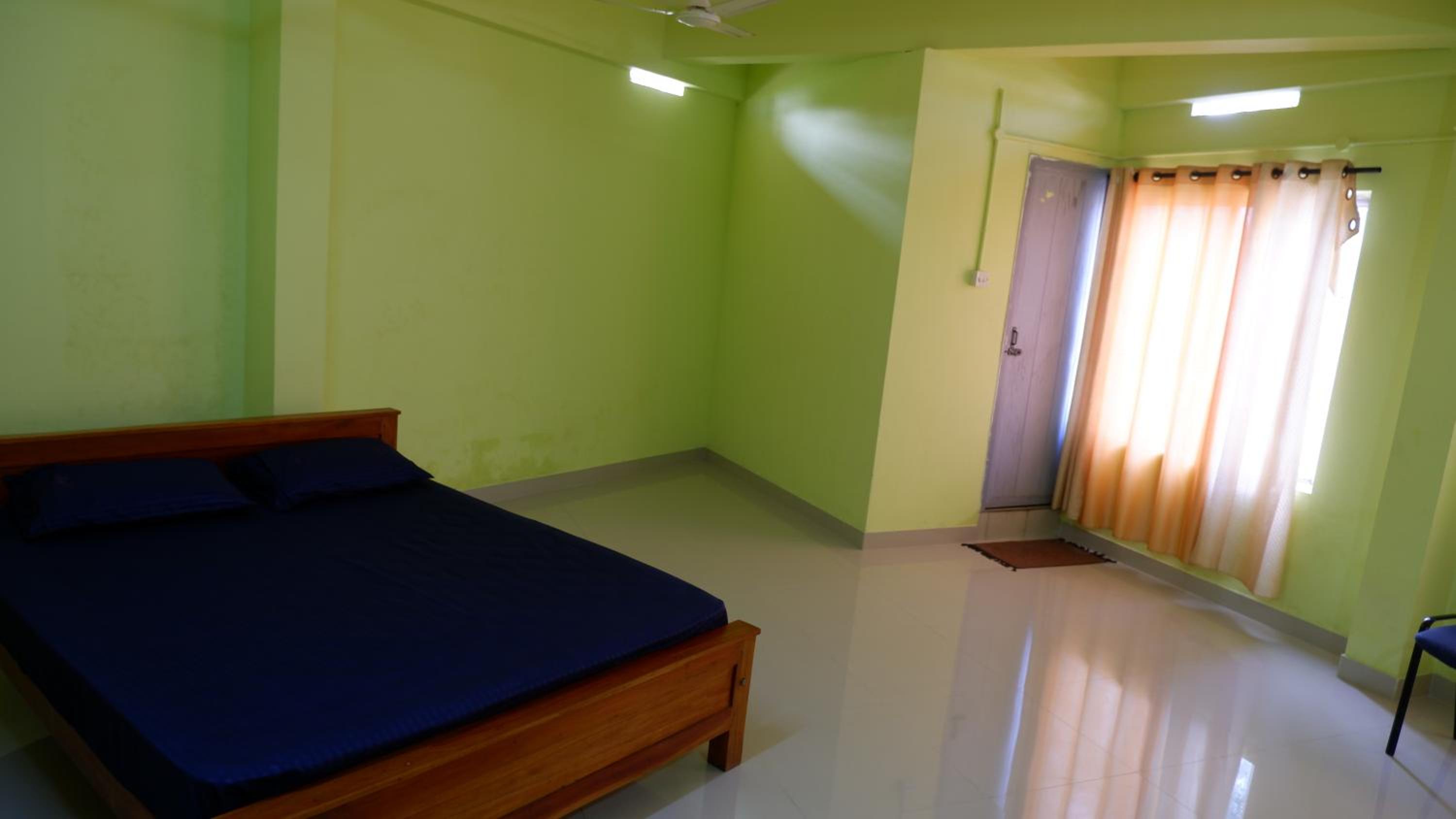 Budget Double Room photo 3