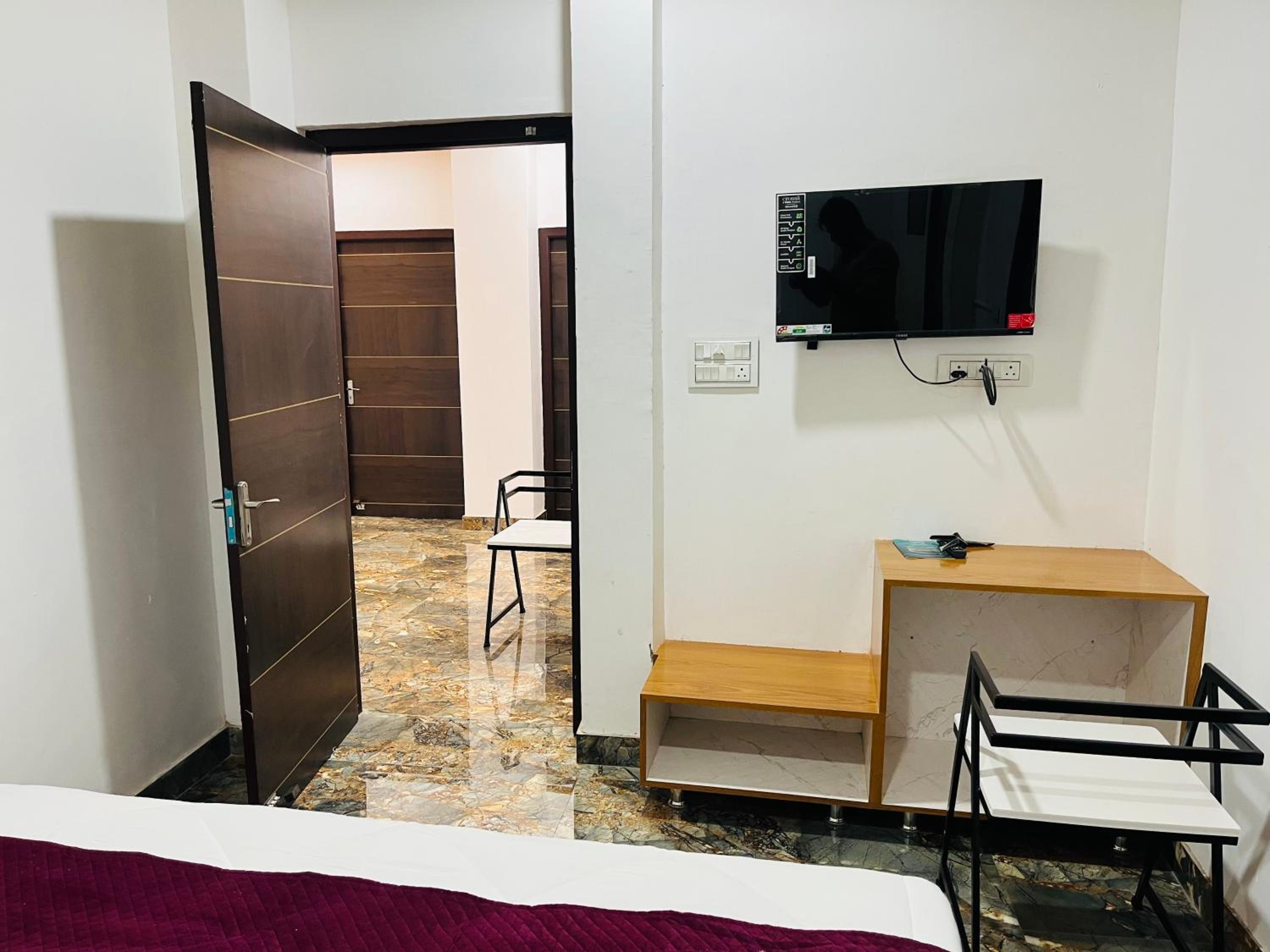 Standard Double Room With Fan photo 2