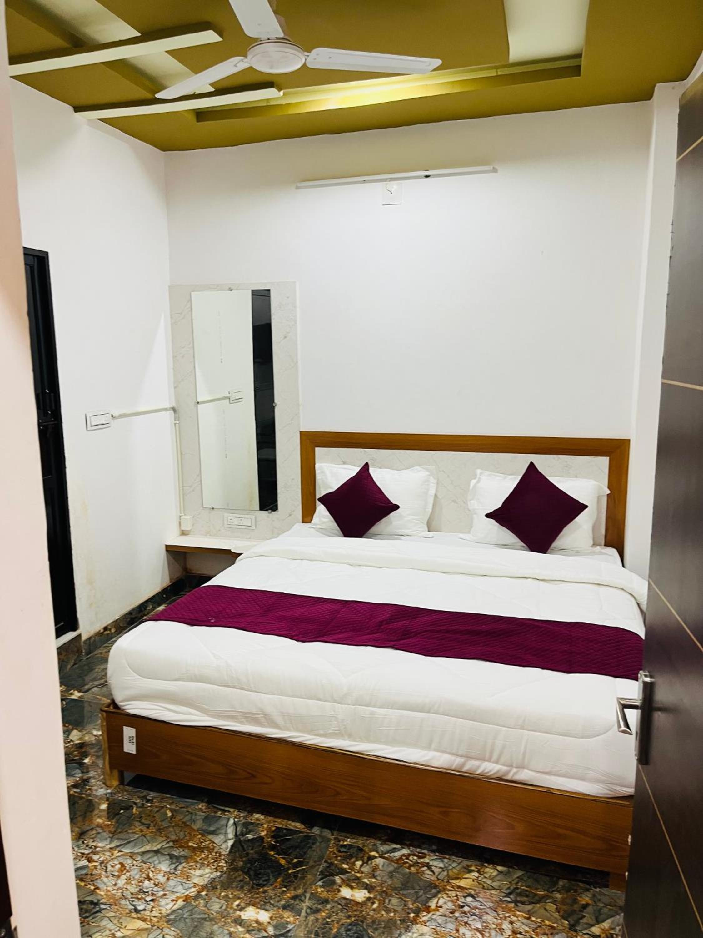 Standard Double Room With Fan photo 3